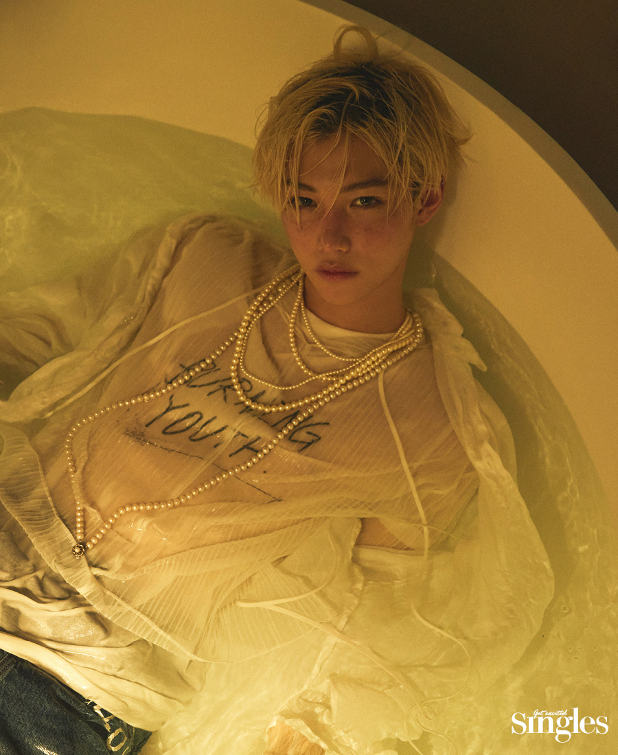 스트레이키즈 필릭스의 싱글즈 화보, 필릭스, 스키즈, 용복이,  용복, 필릭스, FELIX, 스트레이키즈 필릭스, SKZ 