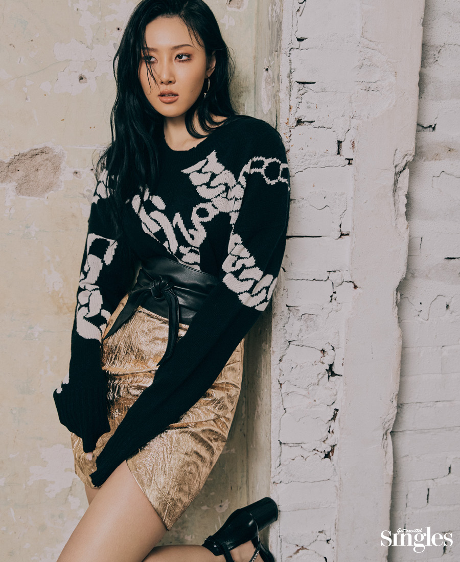 화사와 쟈디액볼테르의 싱글즈 화보, 화사, 마마무, 쟈딕앤볼테르