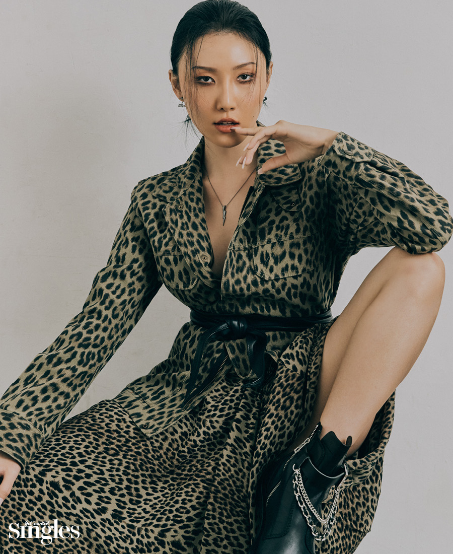 화사와 쟈디액볼테르의 싱글즈 화보, 화사, 마마무, 쟈딕앤볼테르