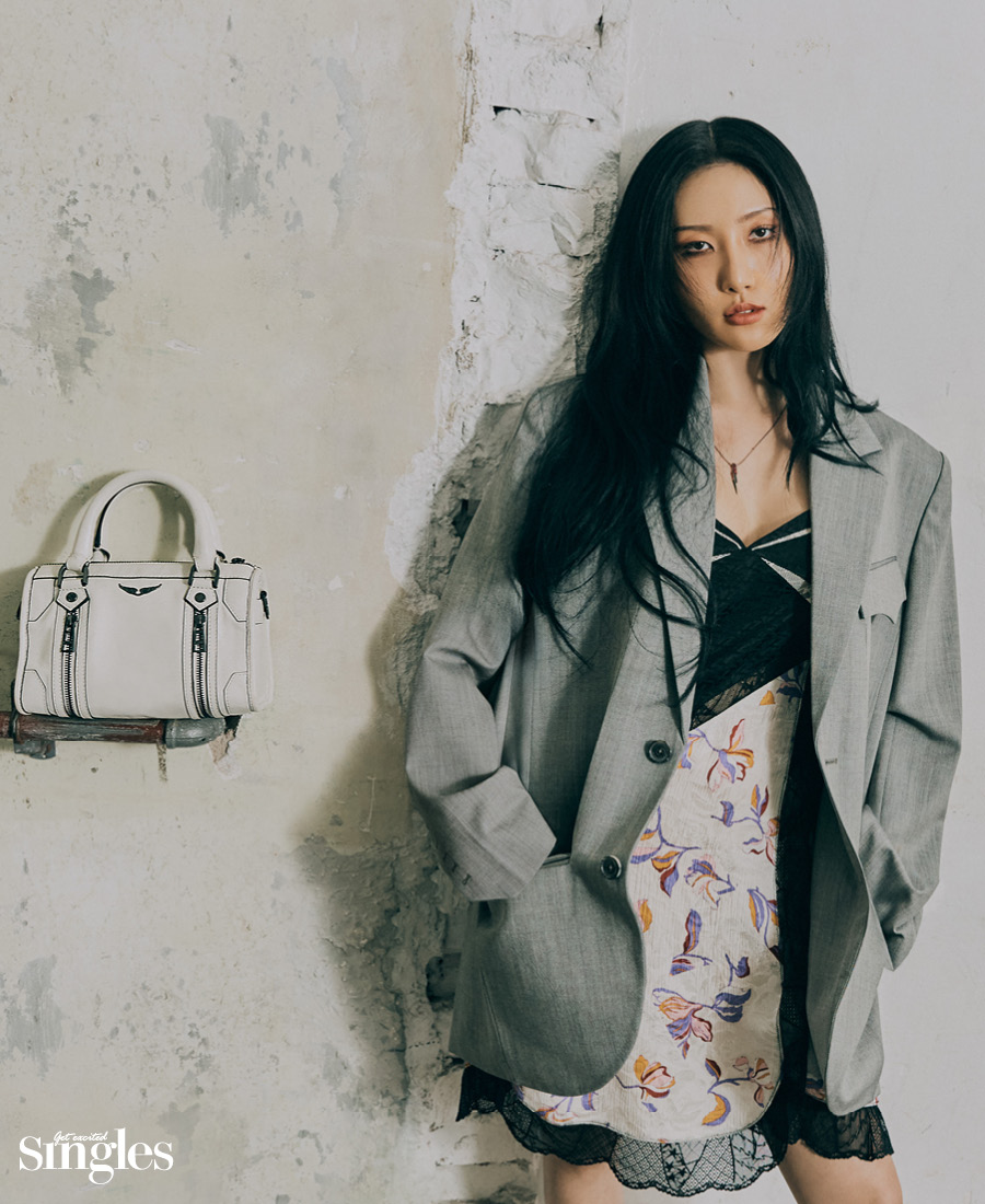 화사와 쟈디액볼테르의 싱글즈 화보, 화사, 마마무, 쟈딕앤볼테르