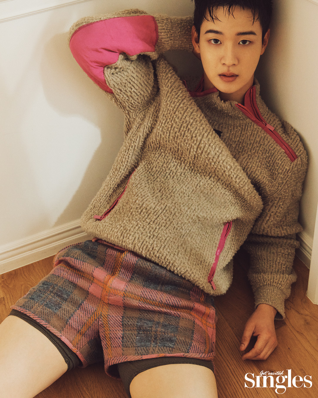 장동윤이 디올 옴므를 착용하고 촬영한 싱글즈 화보