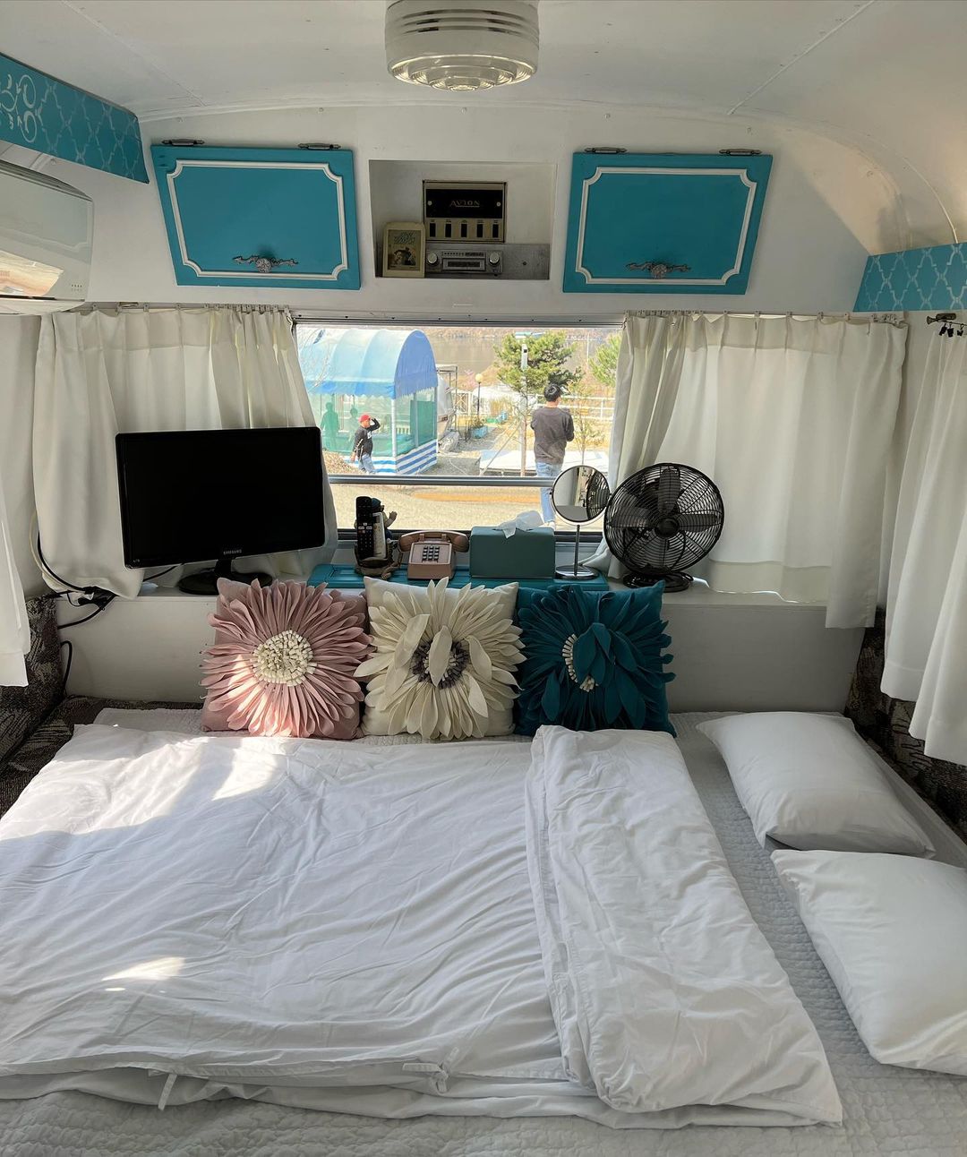 춘천 아웃오프파크 카라반 내부