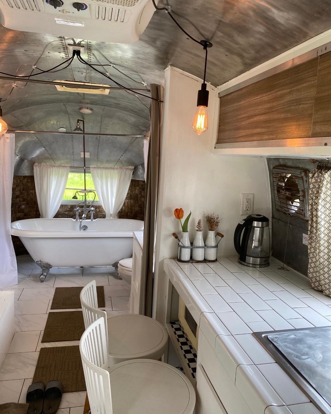 춘천 아웃오프파크 카라반 내부