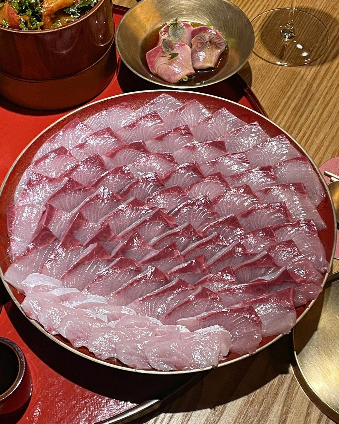 겨울 제철 맛집, 대방어, 방어회를 판매하는 독도 16도