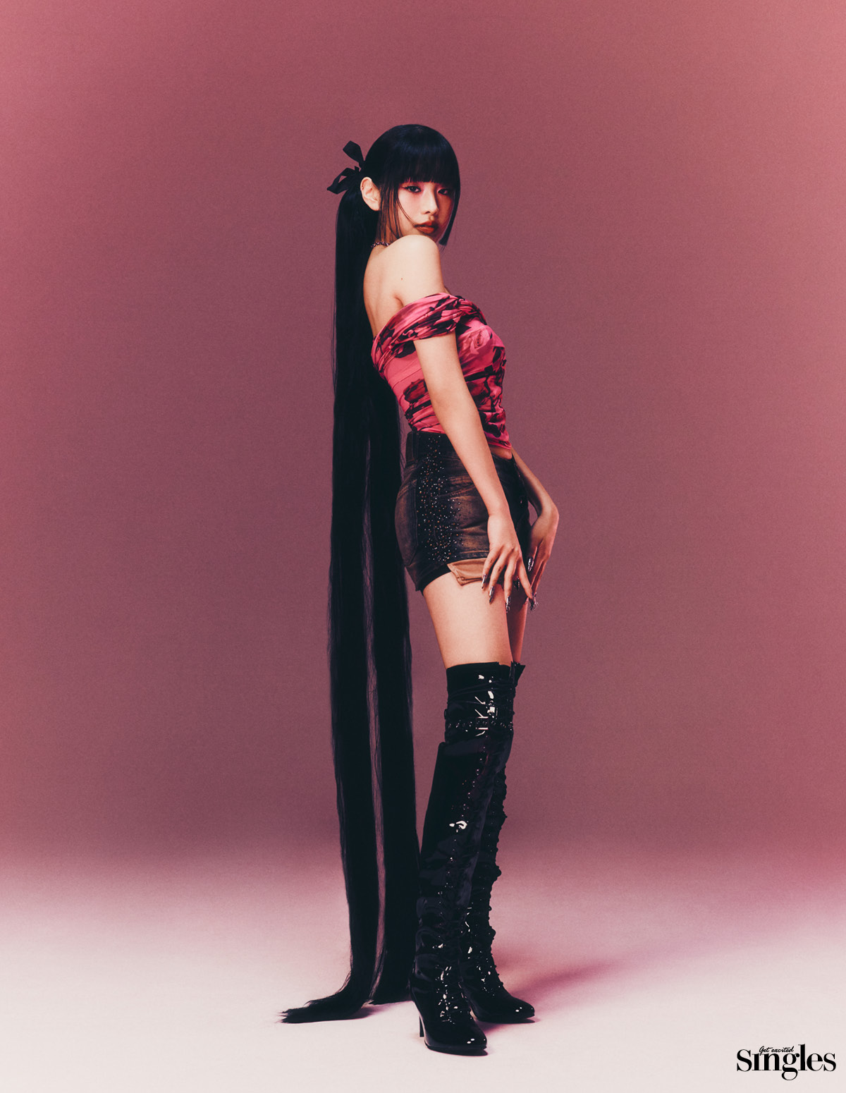 키스오브라이프 나띠의 싱글즈 화보, 싱글즈, 나띠, 키스오프라이프, KIOF, 슈가고트, SUGAGOAT, NATTY, 나띠시미즈 구두