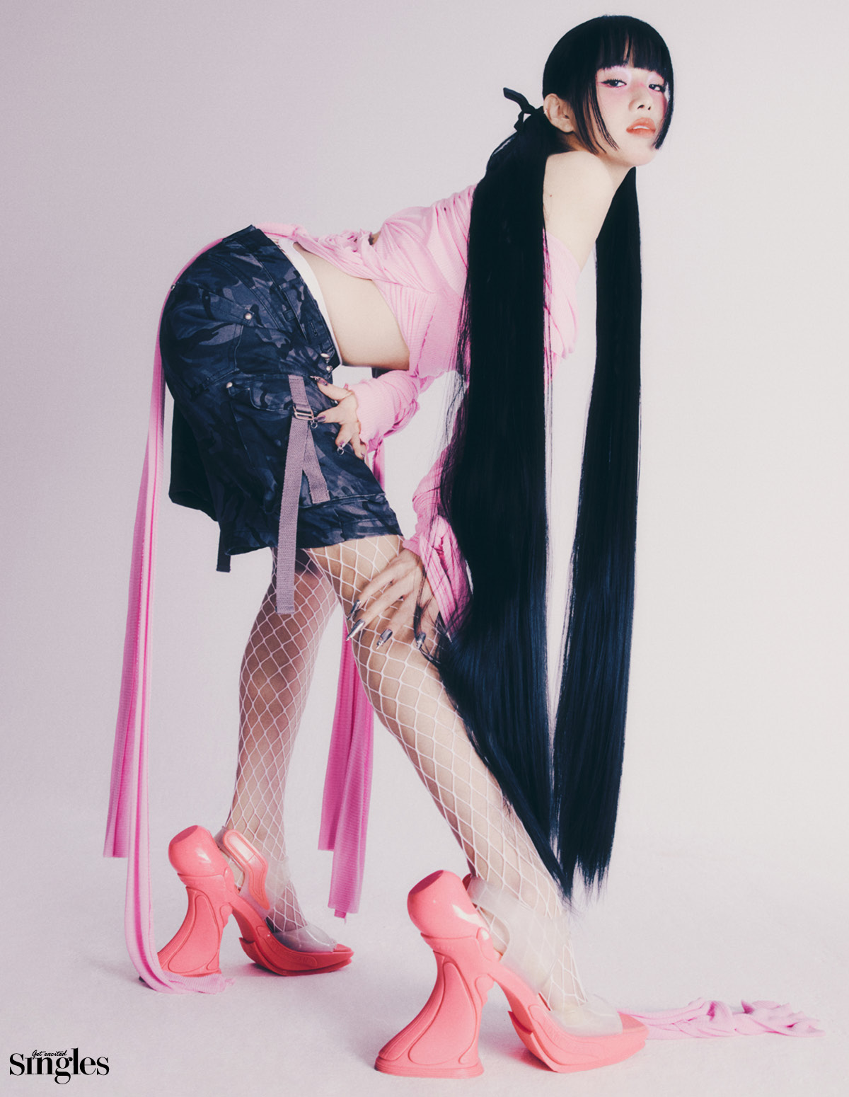 키스오브라이프 나띠의 싱글즈 화보, 싱글즈, 나띠, 키스오프라이프, KIOF, 슈가고트, SUGAGOAT, NATTY, 나띠 아크네, 나띠 구두