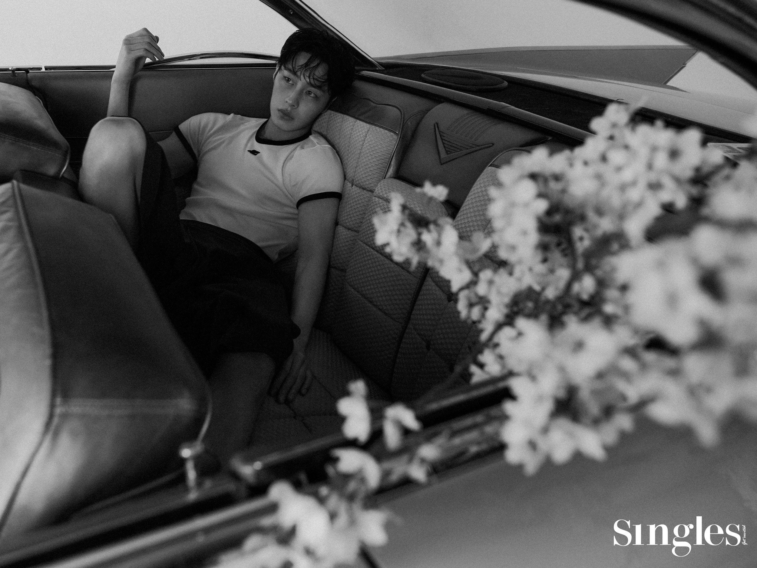 이재욱, 이재욱 화보, 이재욱 싱글즈 화보, 이재욱 로얄로더,  이재욱 환혼, 이재욱 장욱, 이재욱 인터뷰, 이재욱 상탈, 이재욱 자켓, 이재욱 스카프, 이재욱 카리나, 이재욱 상탈