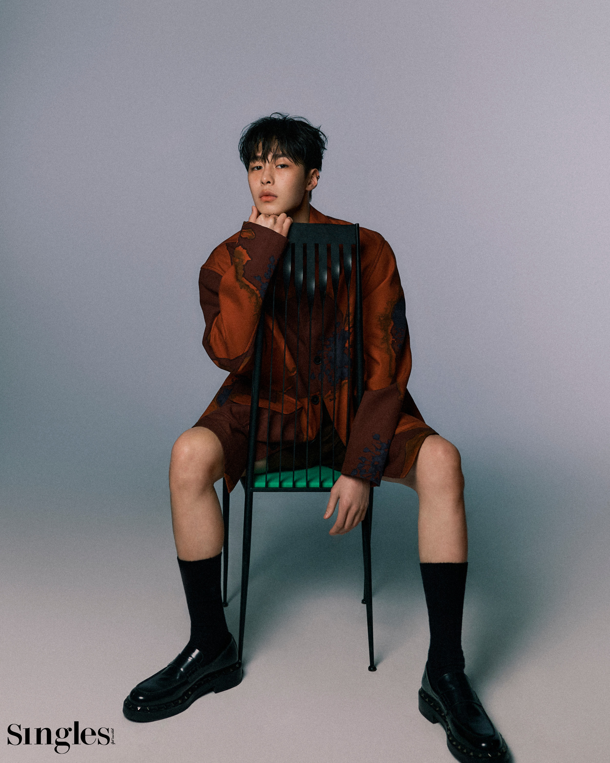 이재욱, 이재욱 화보, 이재욱 싱글즈 화보, 이재욱 로얄로더,  이재욱 환혼, 이재욱 장욱, 이재욱 인터뷰, 이재욱 상탈, 이재욱 자켓, 이재욱 스카프, 이재욱 카리나, 이재욱 상탈