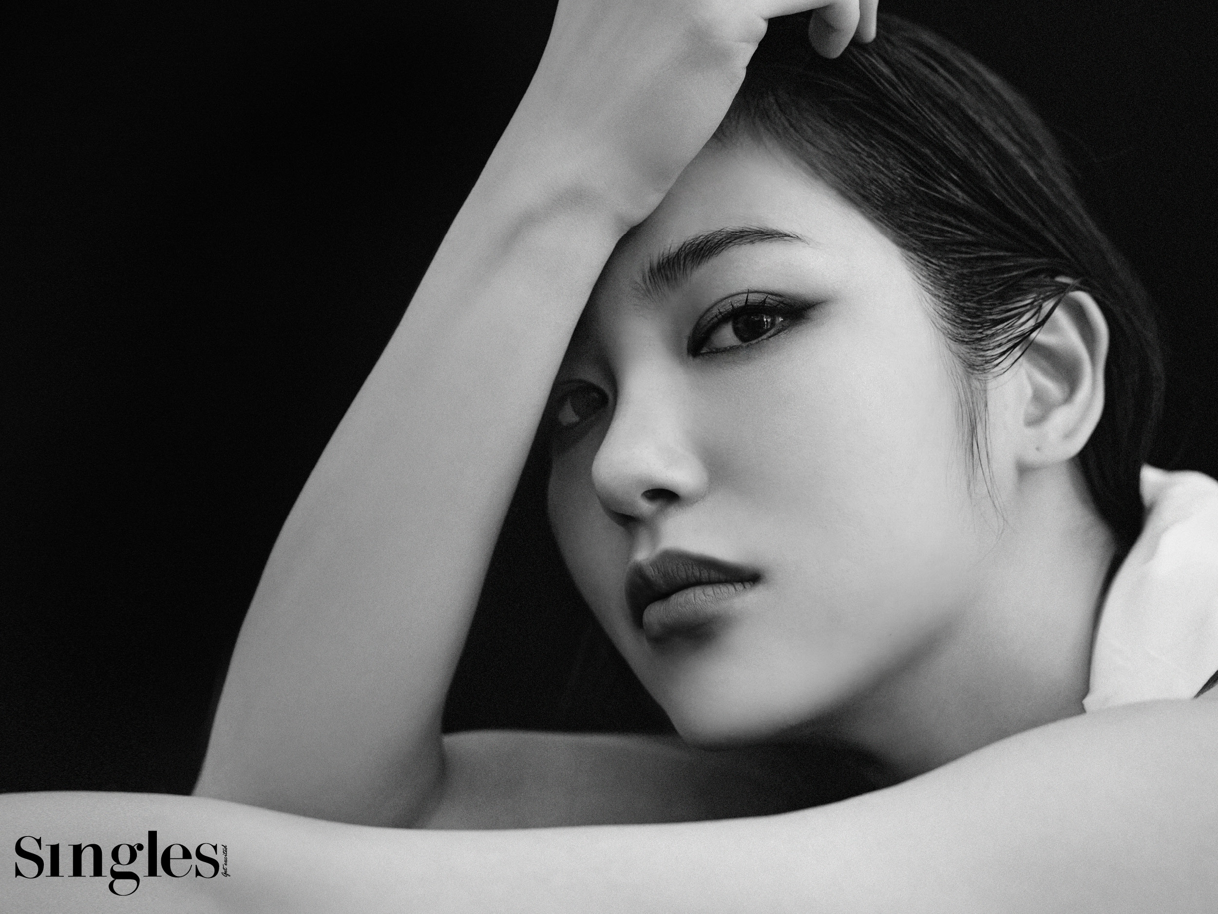 신예은의 싱글즈 뷰티화보, 신예은 화보, 신예은 드레스, 신예은 귀걸이, 신예은 화장, 신예은, 도하나, 어린 연진, 더글로리 