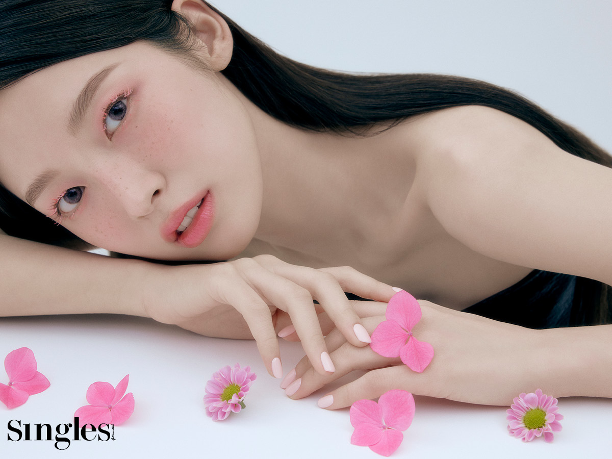 오마이걸 아린의 싱글즈 화보, 아린, 오마이걸 아린, 아린 싱글즈, 아린 싱글즈 화보, 아린 메이크업, 아린 립, 아린 핑크셰도,