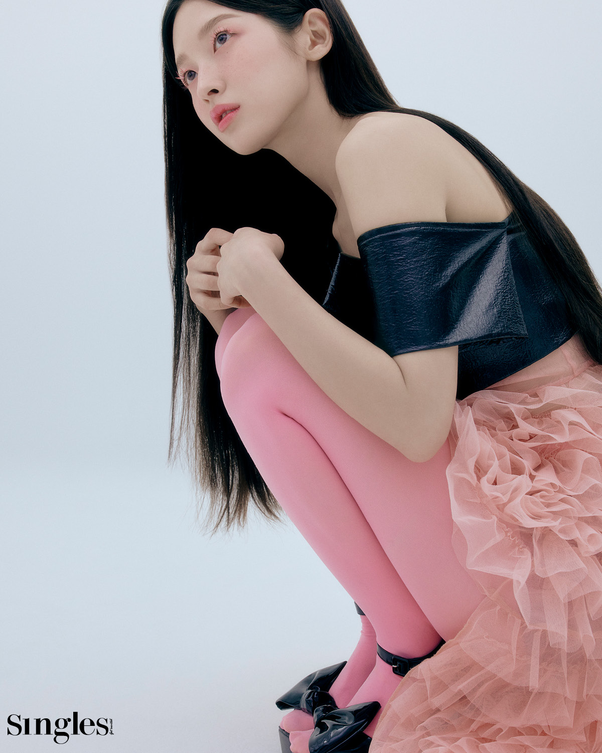 오마이걸 아린의 싱글즈 화보, 아린, 오마이걸 아린, 아린 싱글즈, 아린 싱글즈 화보, 아린 메이크업, 아린 립, 아린 핑크셰도, 아린 원피스, 아린 듀이듀이, 아린 펌프