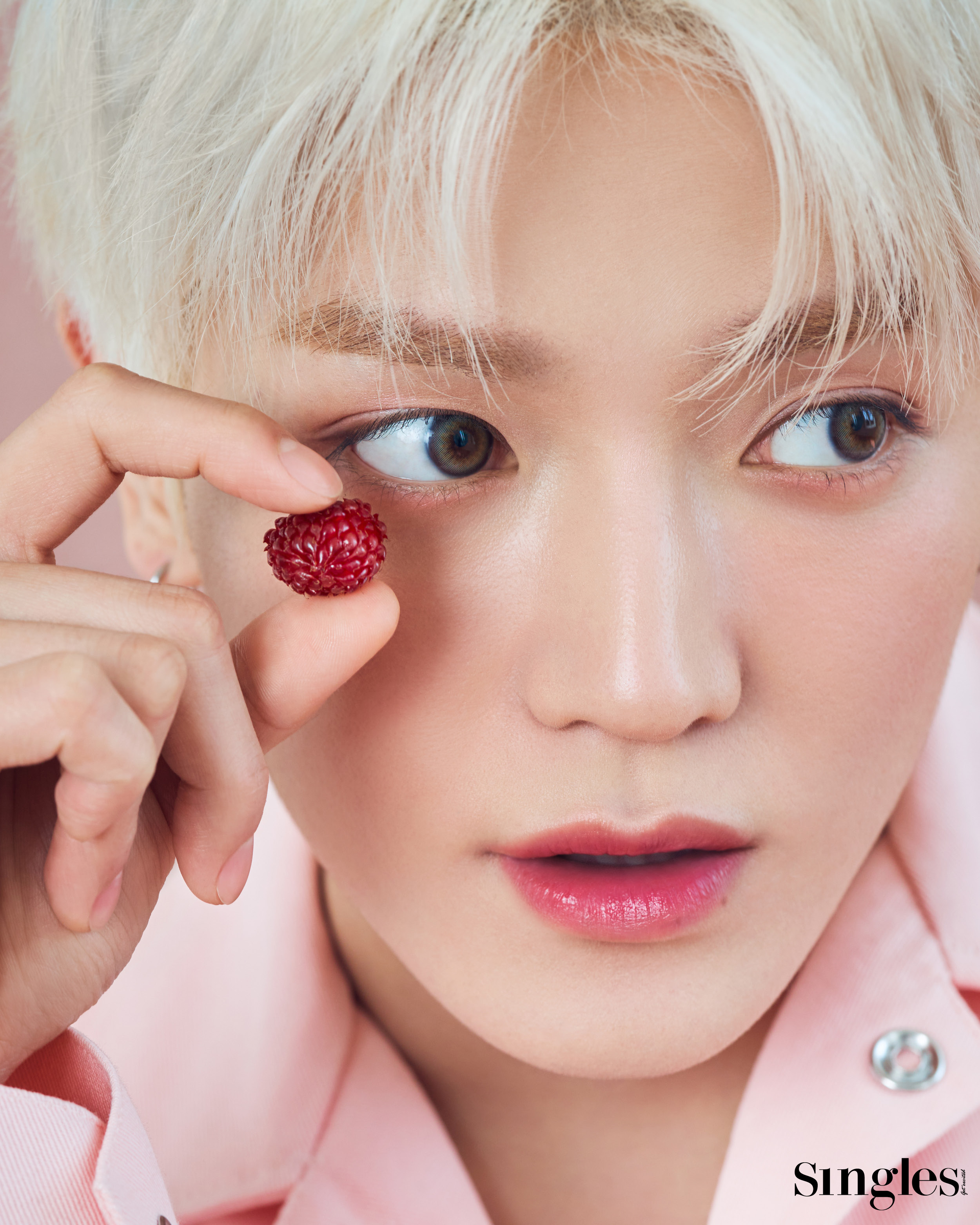 NCT 태용의 베네피트 싱글즈 화보, NCT 태용, 베네피트, 태용 베네피트, 태용, 베네피트, 태용 립, 스플래시 듀이 틴트, 태용 립 메이크업,베네피트 스플래시 듀이 틴트, 히비스키스, 베네피트 슈가플럼.