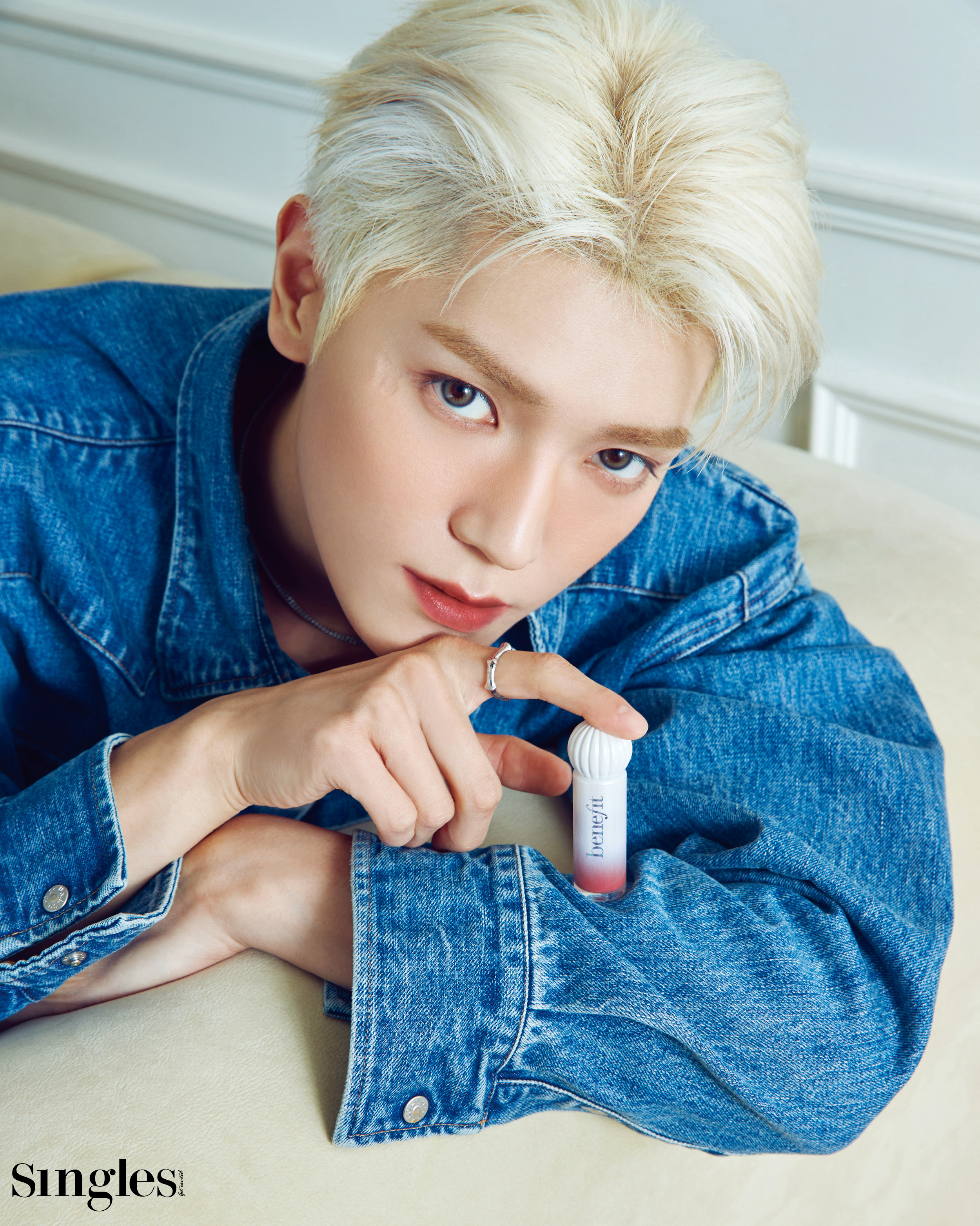 NCT 태용의 베네피트 싱글즈 화보, NCT 태용, 베네피트, 태용 베네피트, 태용, 베네피트, 태용 립, 스플래시 듀이 틴트, 태용 립 메이크업