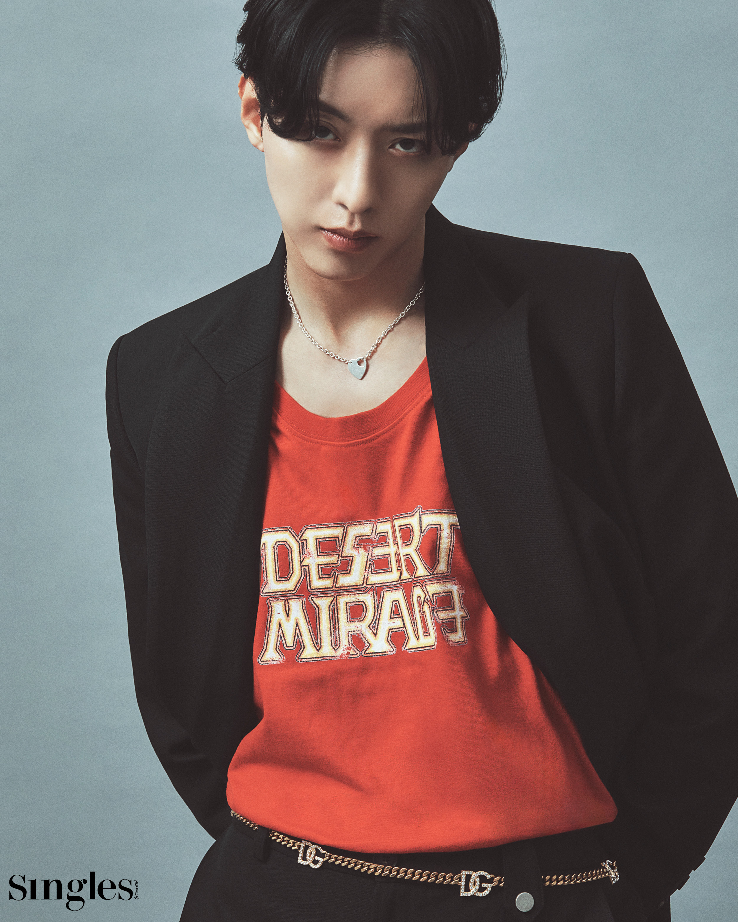 이정신 싱글즈 화보, 이정신 7인의 부활 인터뷰, 이정신 블레이저, 이정신 티쳐츠, 이정신 벨트, 이정신 돌체엔 가바나, 이정신 구찌, 이정신 생로랑