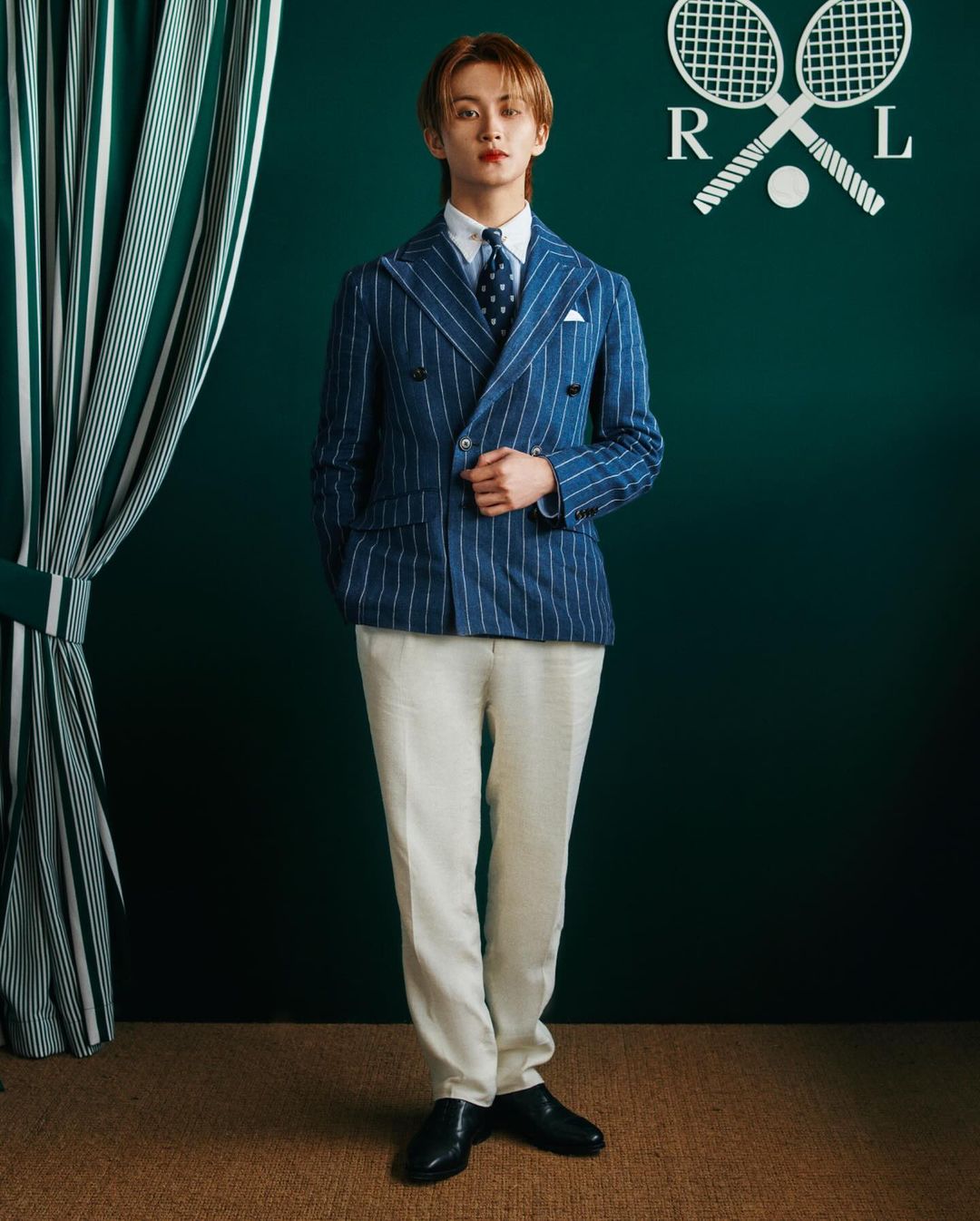 NCT 마크의 폴로 랄프로렌 스트라이프 슈트 스타일