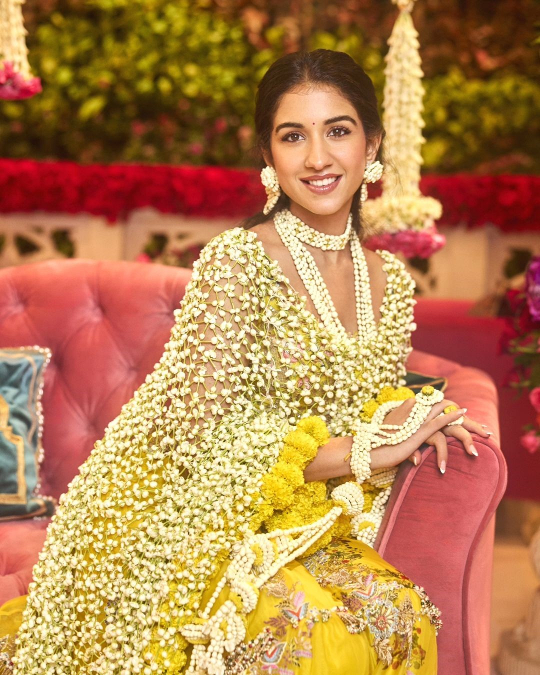 아난트 암바니의 연인 라디타 머천트가 입은 호화스러운 웨딩드레스