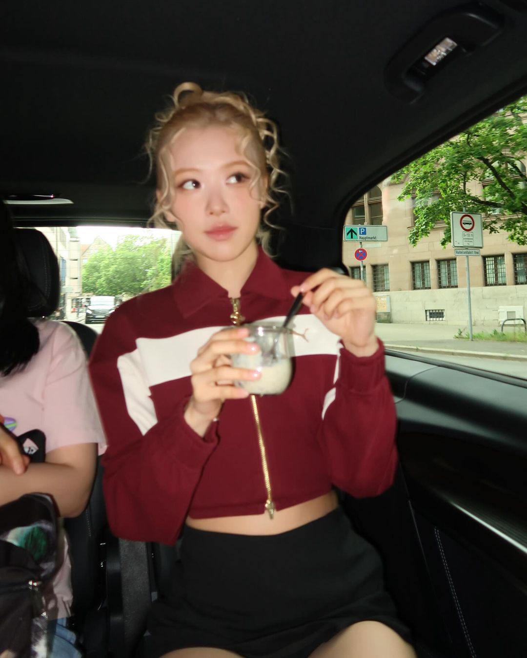 지금 로제가 꽂힌 헤어스타일