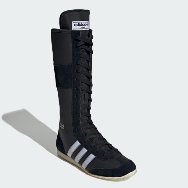 아디다스 오리지널의 복싱화를 모티프로 변형한 레더 스니커즈