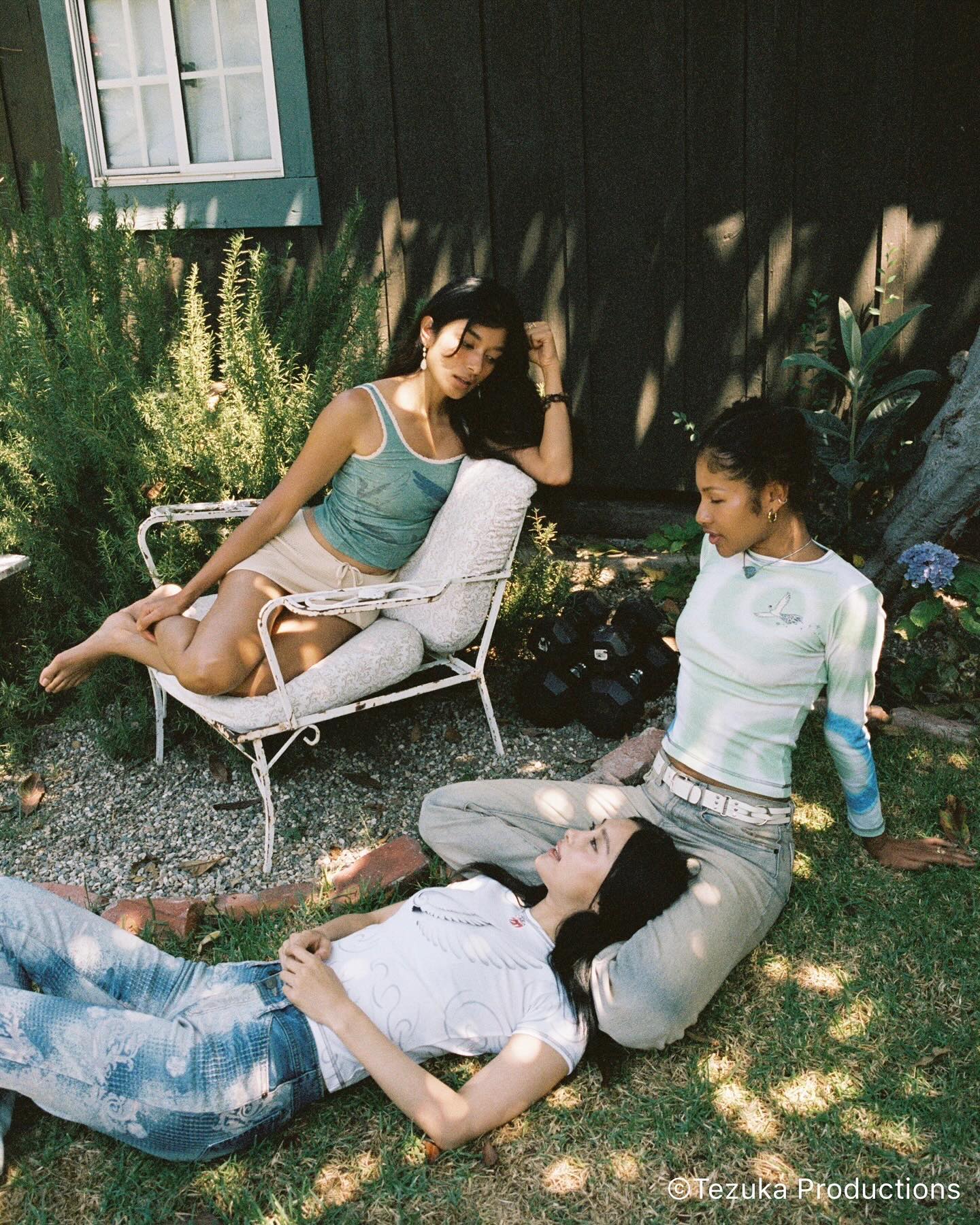 미즈하라 키코가 론칭한 의류 브랜드 오피스 키코가 전설적인 만화가 데즈카 오사무의 대표작 <불새>에 영감을 받은 컬렉션을 선보인다. 