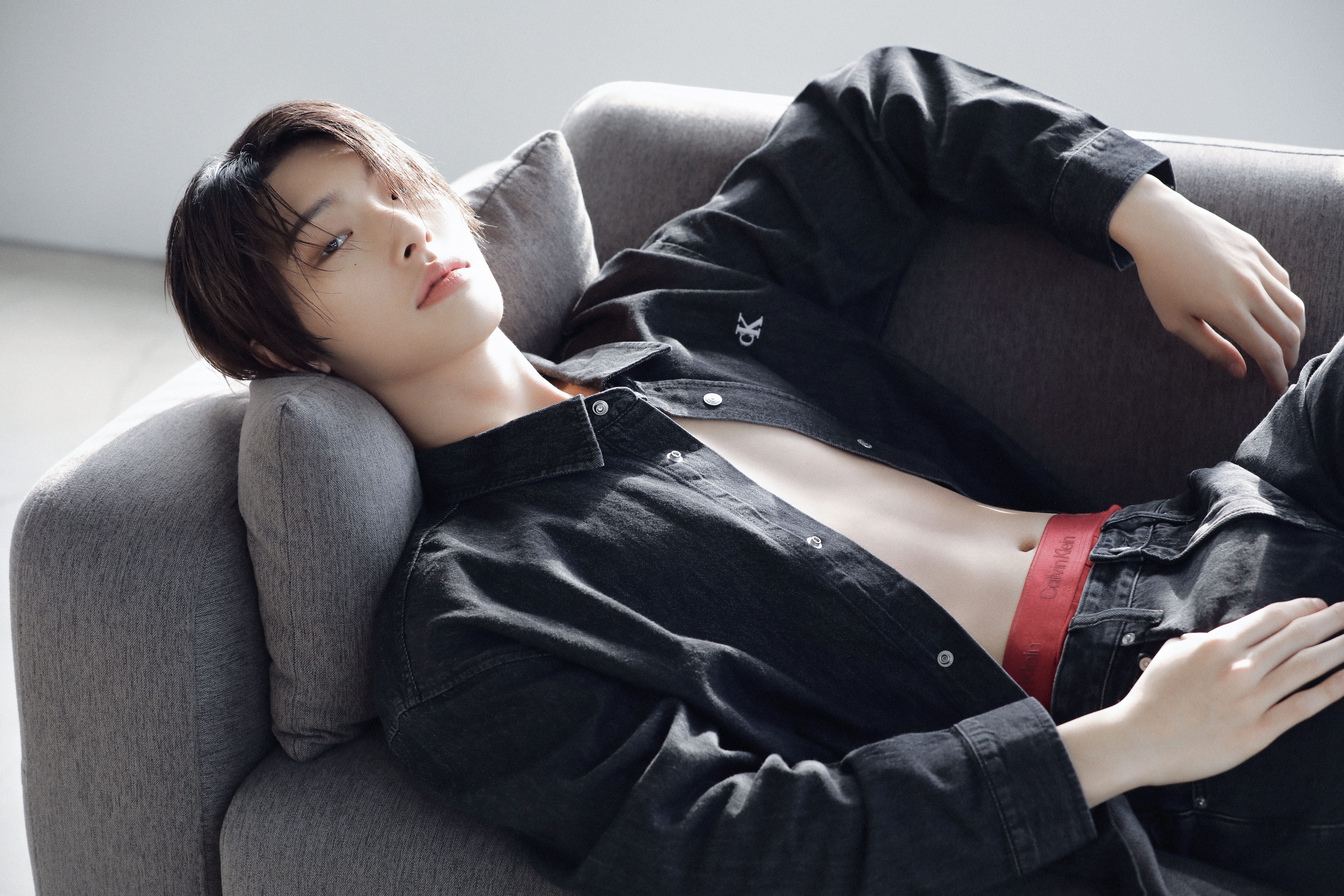 캘빈클라인 언더웨어를 입은 에이티즈 민기