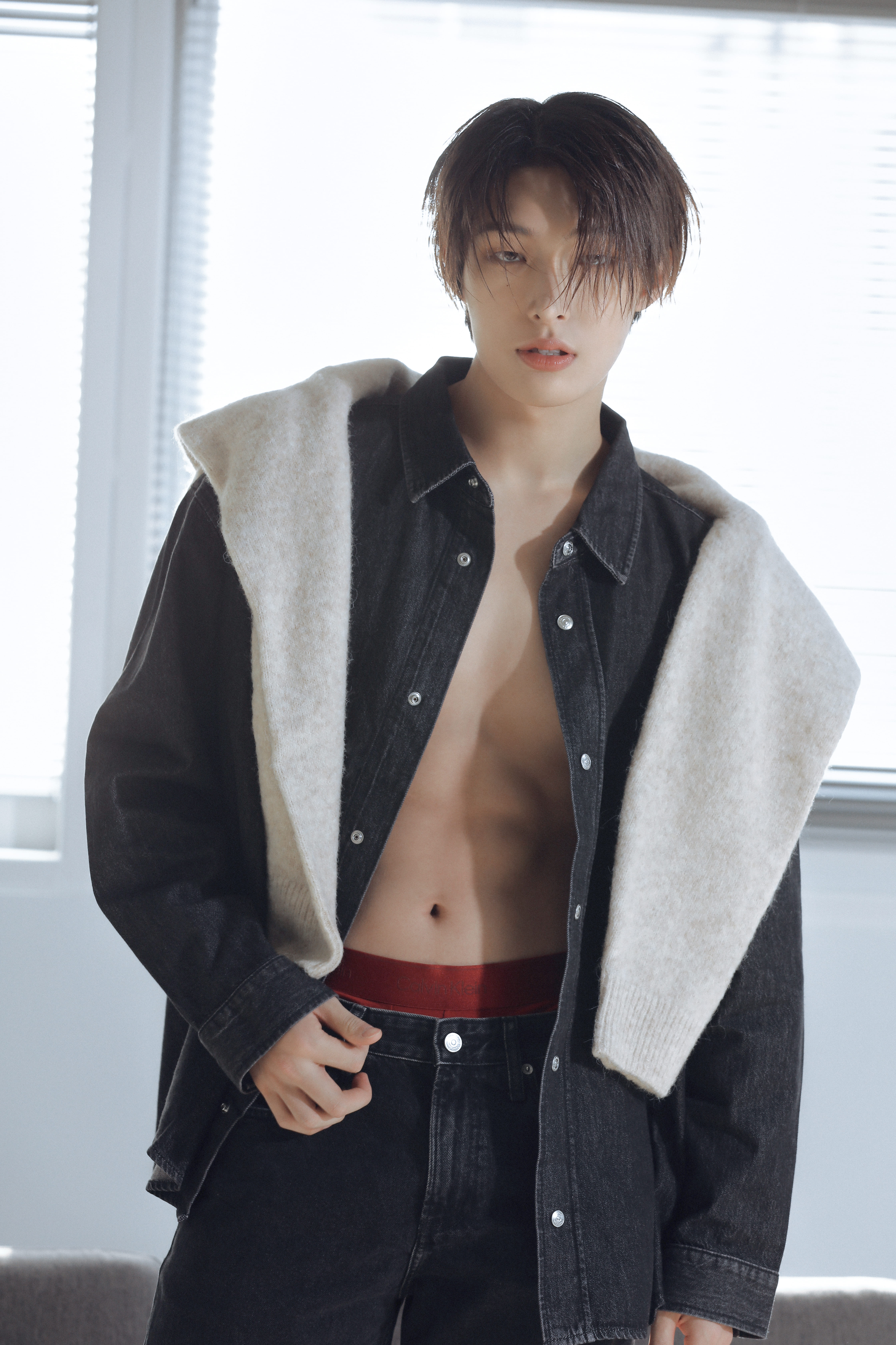 캘빈클라인 언더웨어를 입은 에이티즈 민기