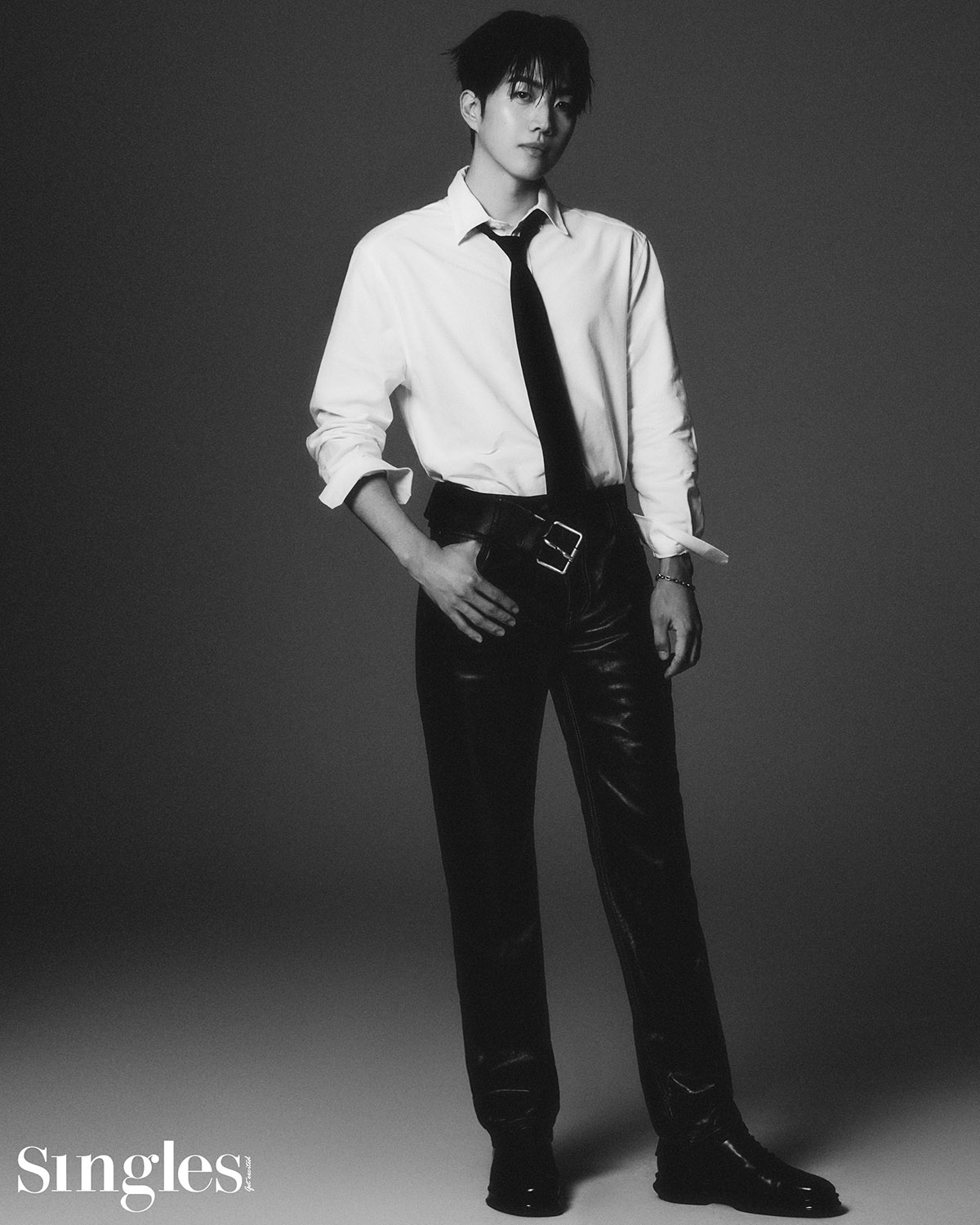 배우 강훈의 싱글즈 화보 이미지, 강훈, 옷소매 붉은 끝동, 나의 해리에게, 강주연, 강훈 화보, 강훈 싱글즈, 싱글즈