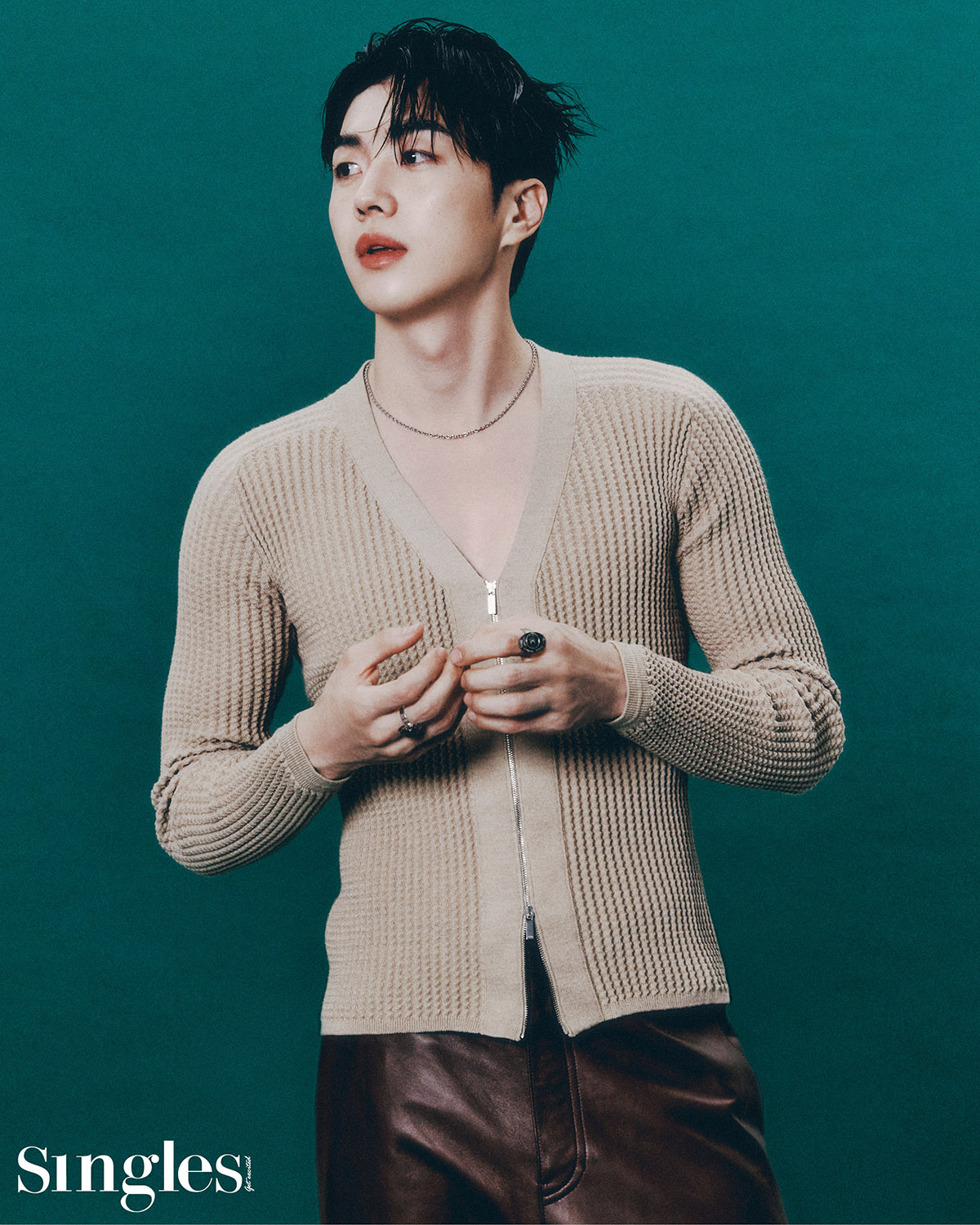 배우 강훈의 싱글즈 화보 이미지, 강훈, 옷소매 붉은 끝동, 나의 해리에게, 강주연, 강훈 화보, 강훈 싱글즈, 싱글즈