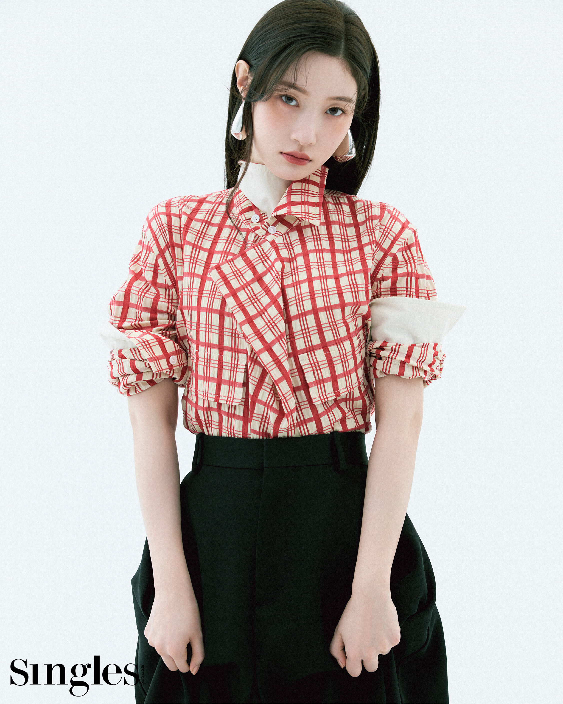 Sesión fotográfica de los singles de Jung Chae-yeon. Jung Chae Yeon. Sesión fotográfica de Jeong Chae-yeon. Sesión fotográfica de singles, Jung Chae-yeon Singles. Jung Chae-yeon Isabel Marant. La familia reunida de Jung Chae-yeon, el vestido de Jung Chae-yeon, el traje de baño de una pieza de Jung Chae-yeon