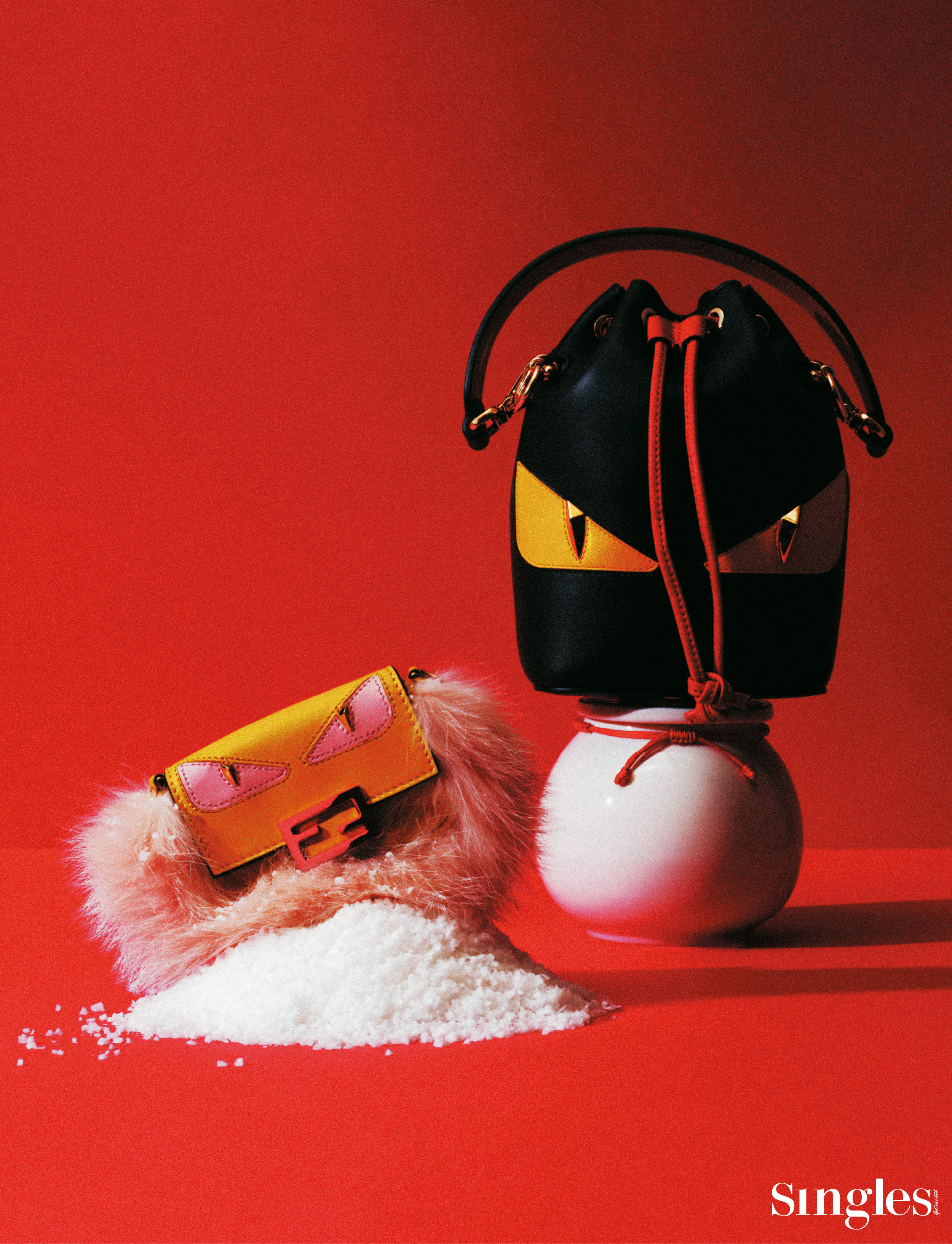 패션, 패션 화보, 싱글즈 패션 화보, 복주머니 백, 펜디