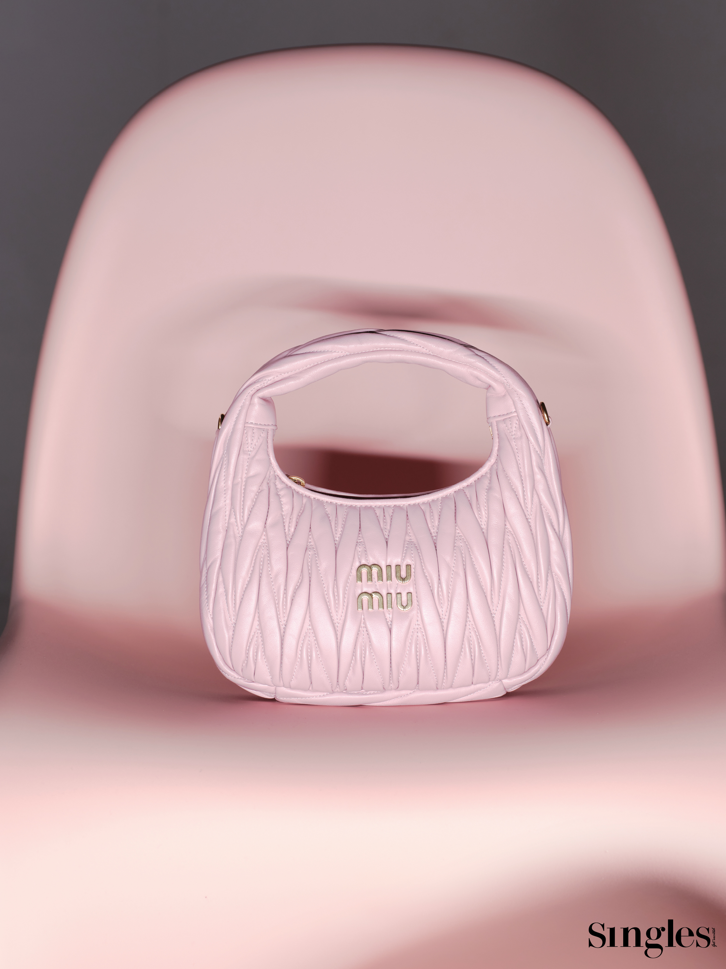 미우미우 마테라쎄 완더 백, 비트라 팬톤 체어 컬렉션