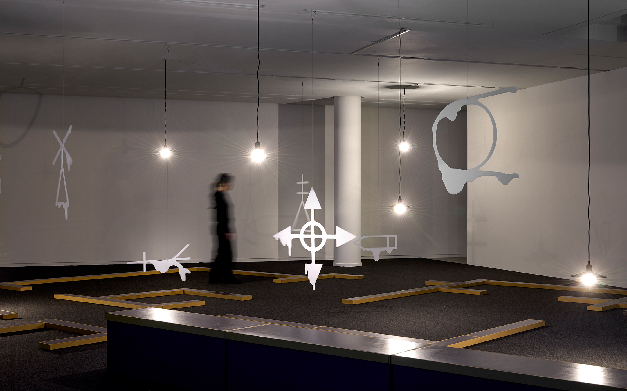 김아영의 신작 개인전 ‘플롯, 블롭, 플롭(Plot, Blop, Plop)