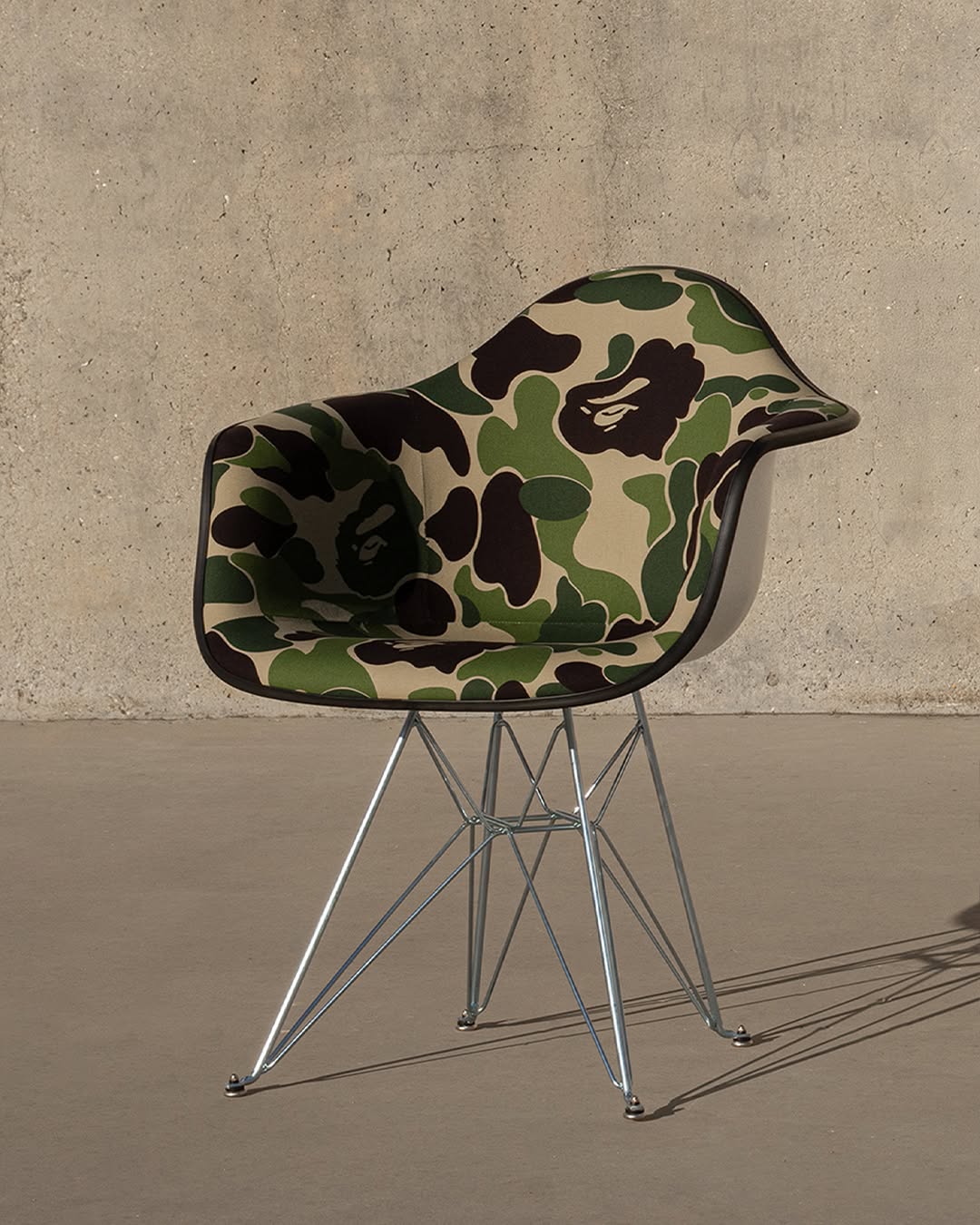 베이프와 모더니카 콜라보 체어