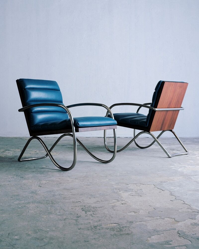 생 로랑과 샬롯 페리앙의 인도차이나 게스트 암체