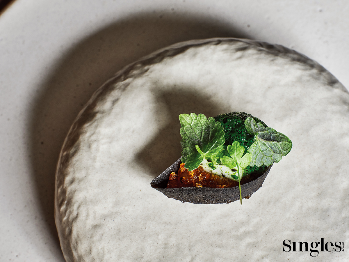 이스트, 조영동