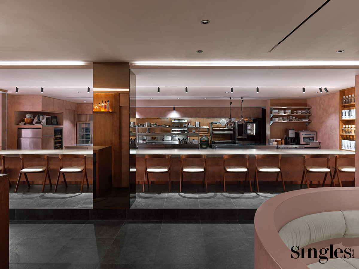 사라우츠, 최경훈