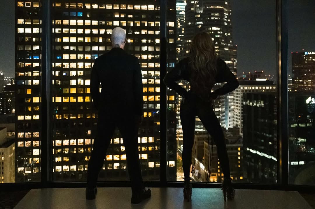 블랙핑크 리사와 마룬파이브가 신곡 ‘Priceless’를 발매