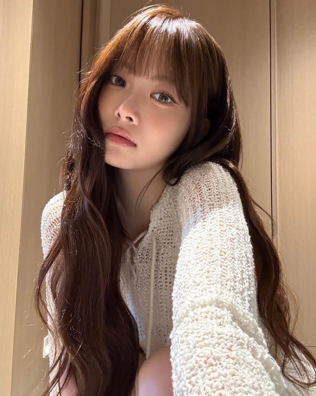 르세라핌 은채 밀크 브라운 헤어