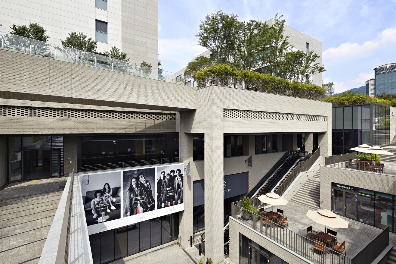 츠타야서점이 나인원 한남에 상륙