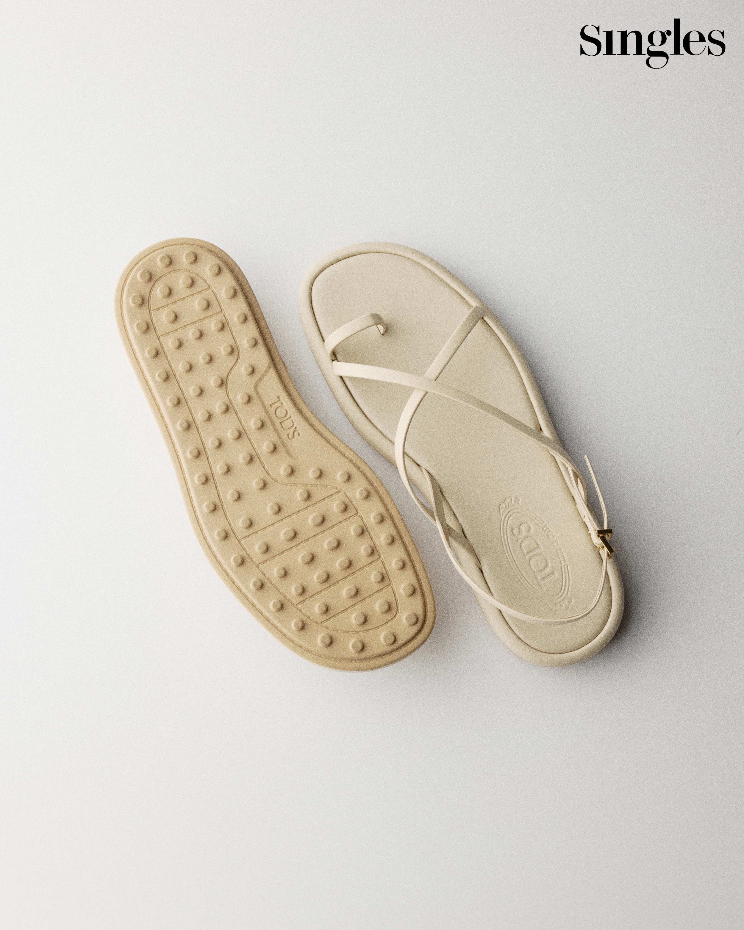 토즈 카프스킨 소재 샌들