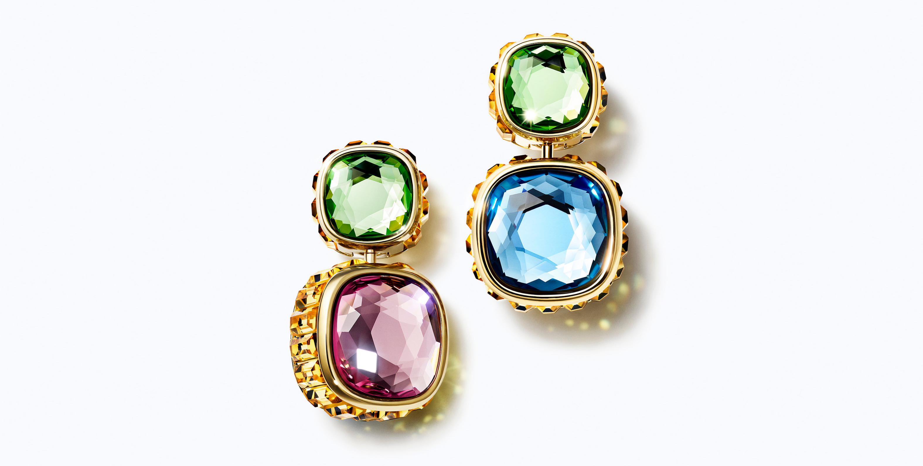 스와로브스키가 지속 가능성을 위한 ‘크로마 트위스트(Chroma Twist)’ 컬렉션을 출시했다.