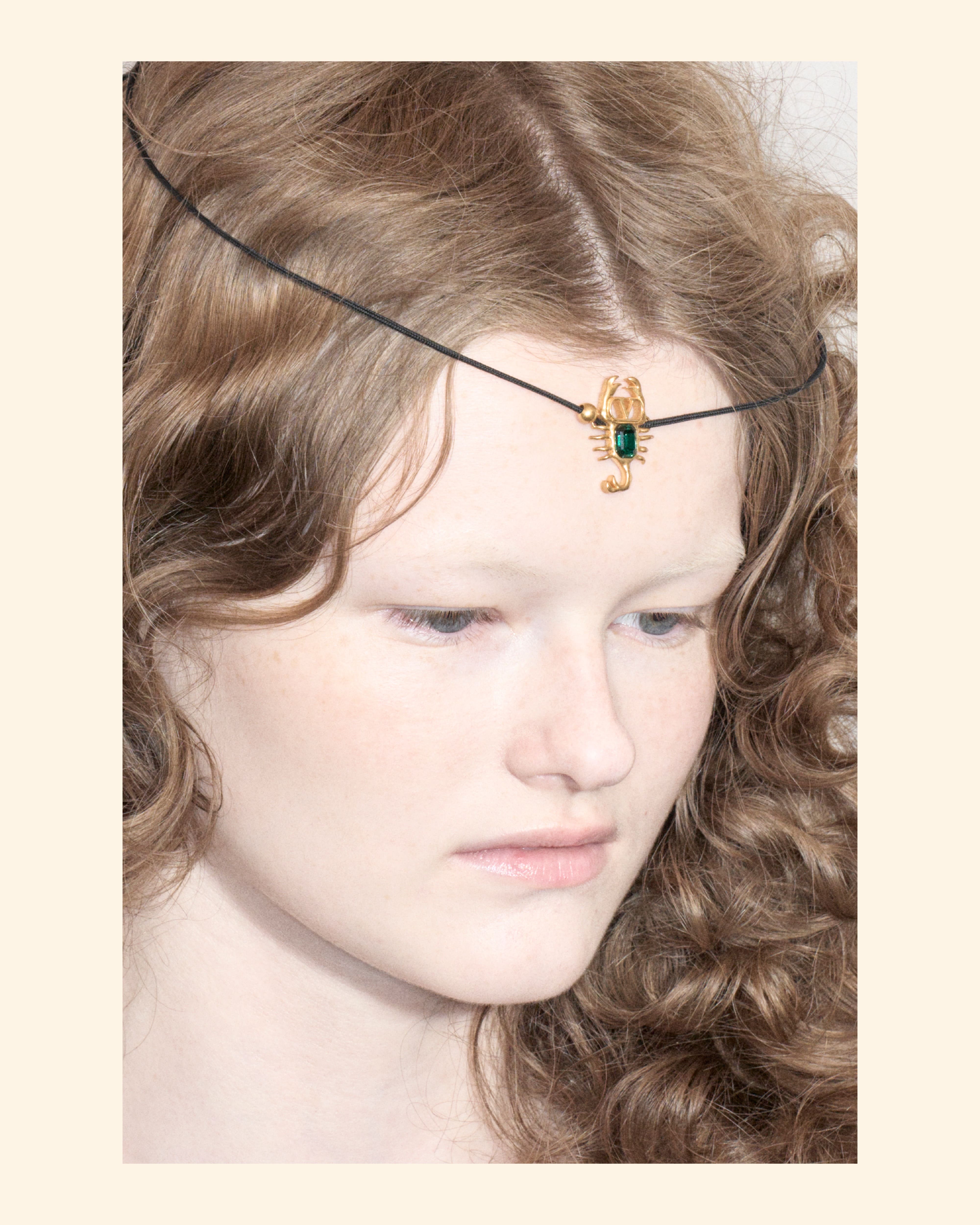 발렌티노의 2026 봄 컬렉션 룩북.