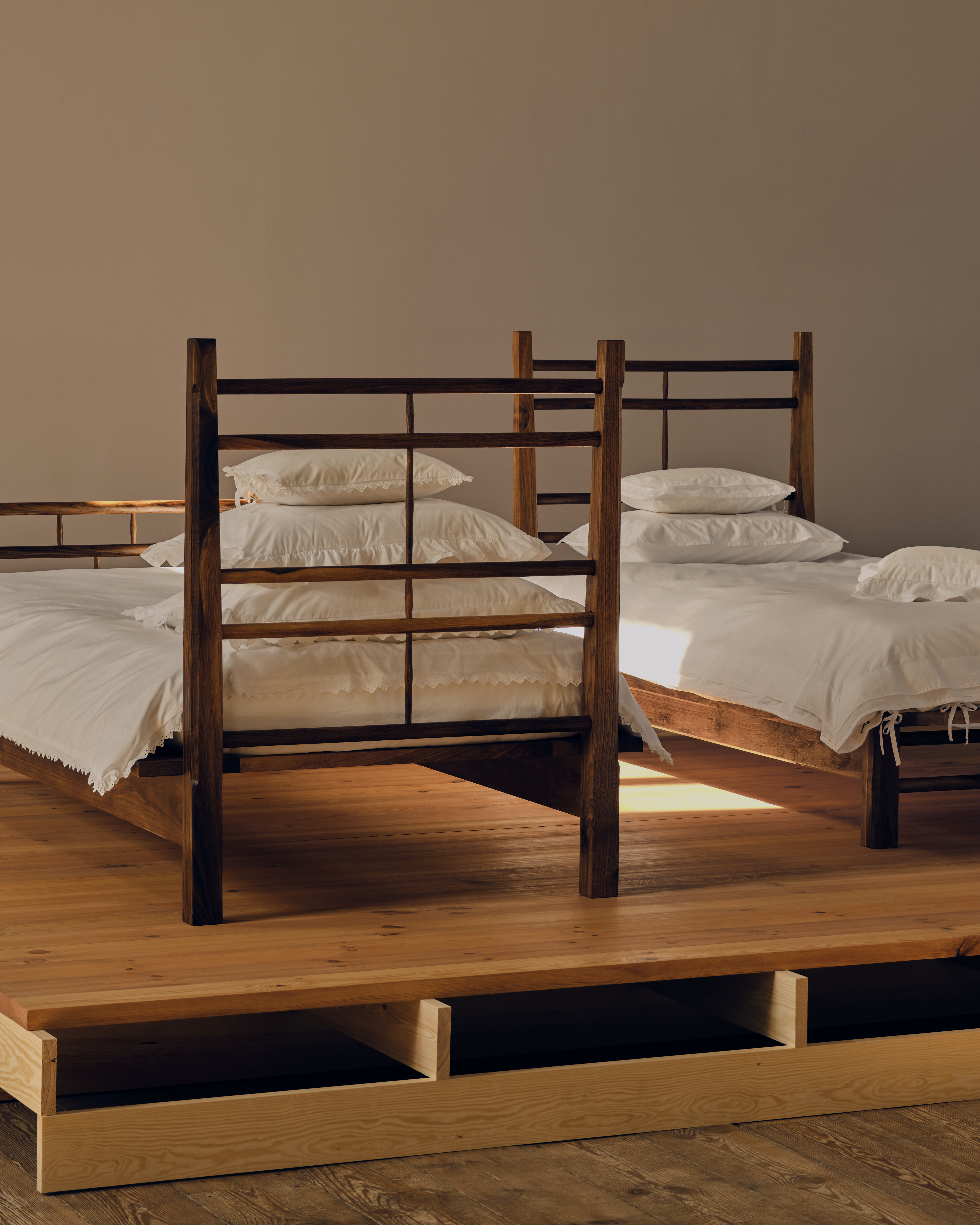  테클라 브로더리 앙글레스 컬렉션