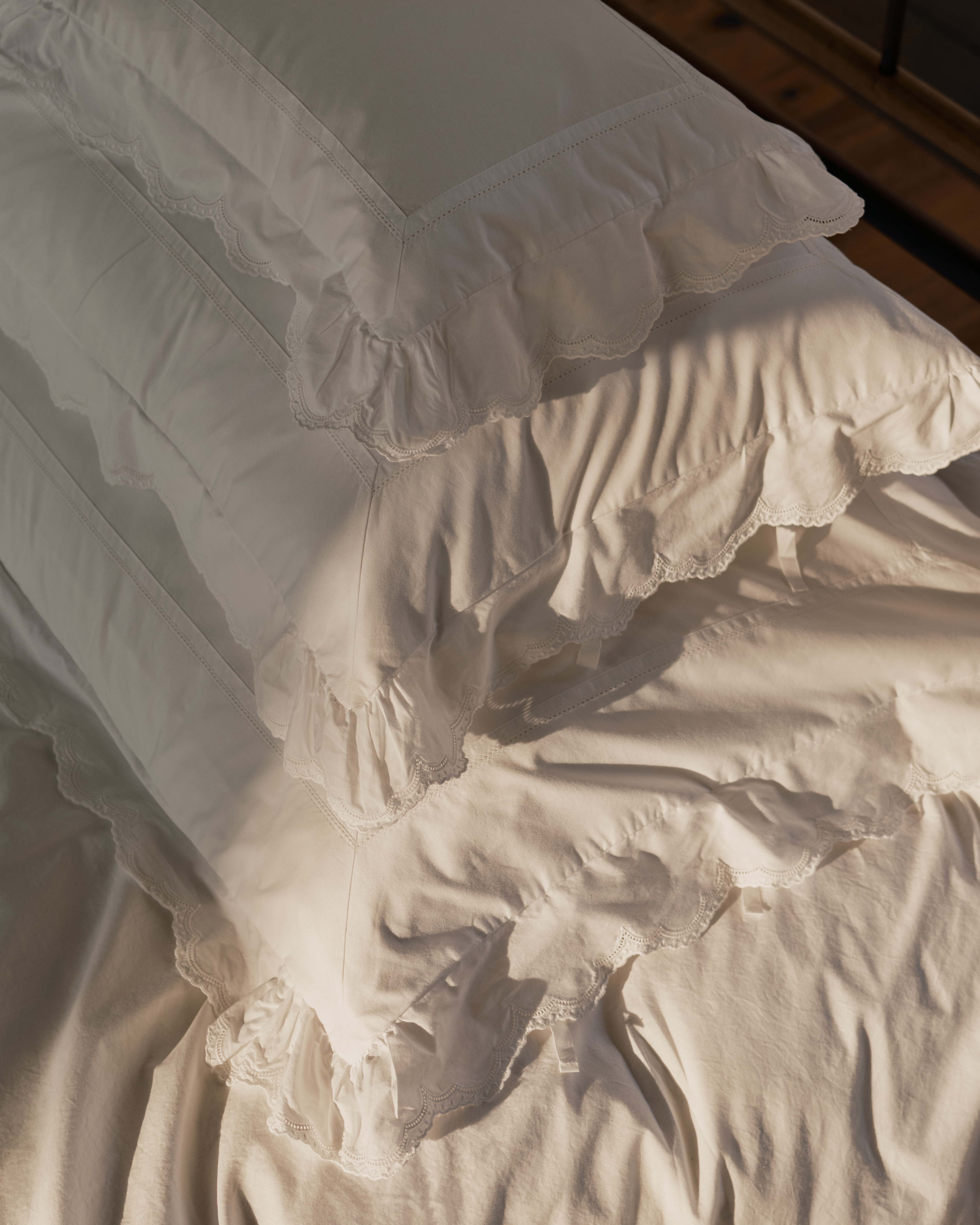  테클라 브로더리 앙글레스 컬렉션