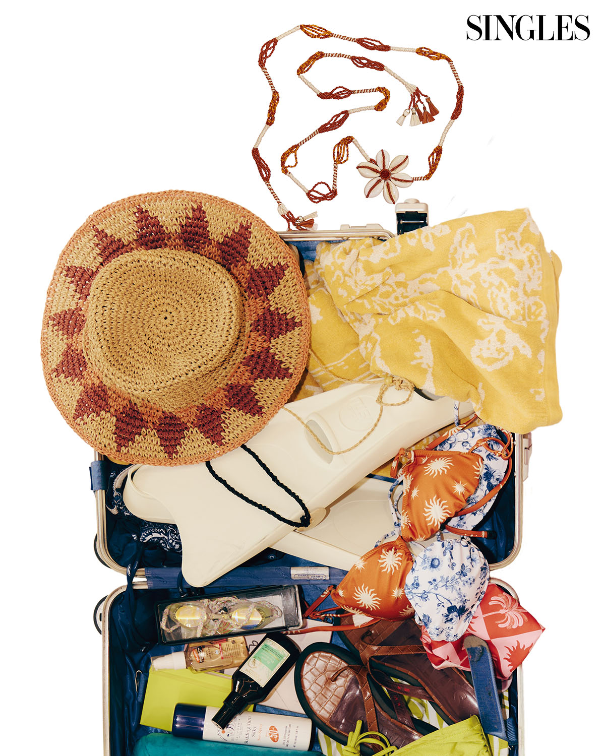 유혜영의 여행 아이템이 담긴 캐리어 이미지