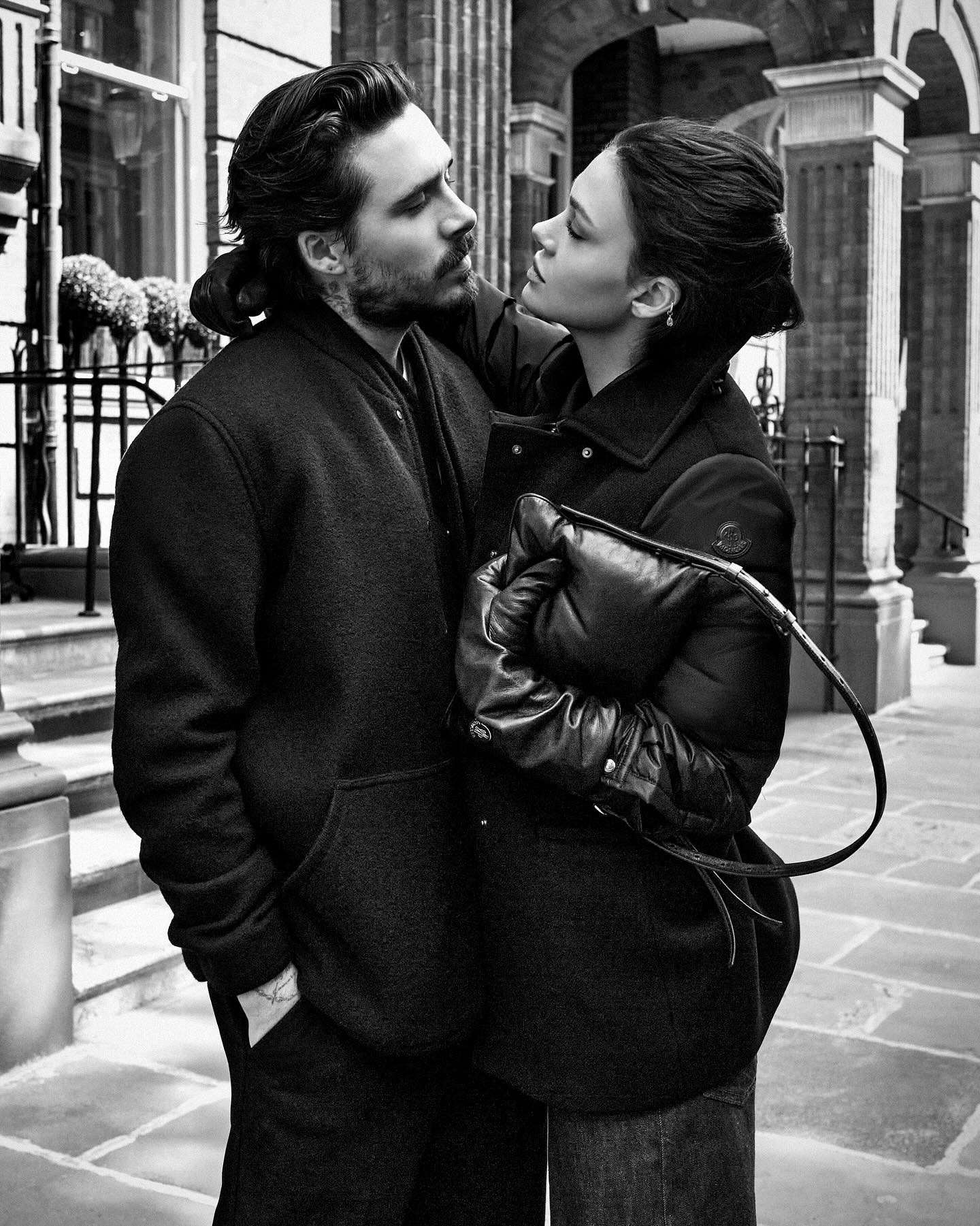 몽클레르가 도시에 영감을 받은 2025 프리 폴 컬렉션 내러티브를 이어간다.