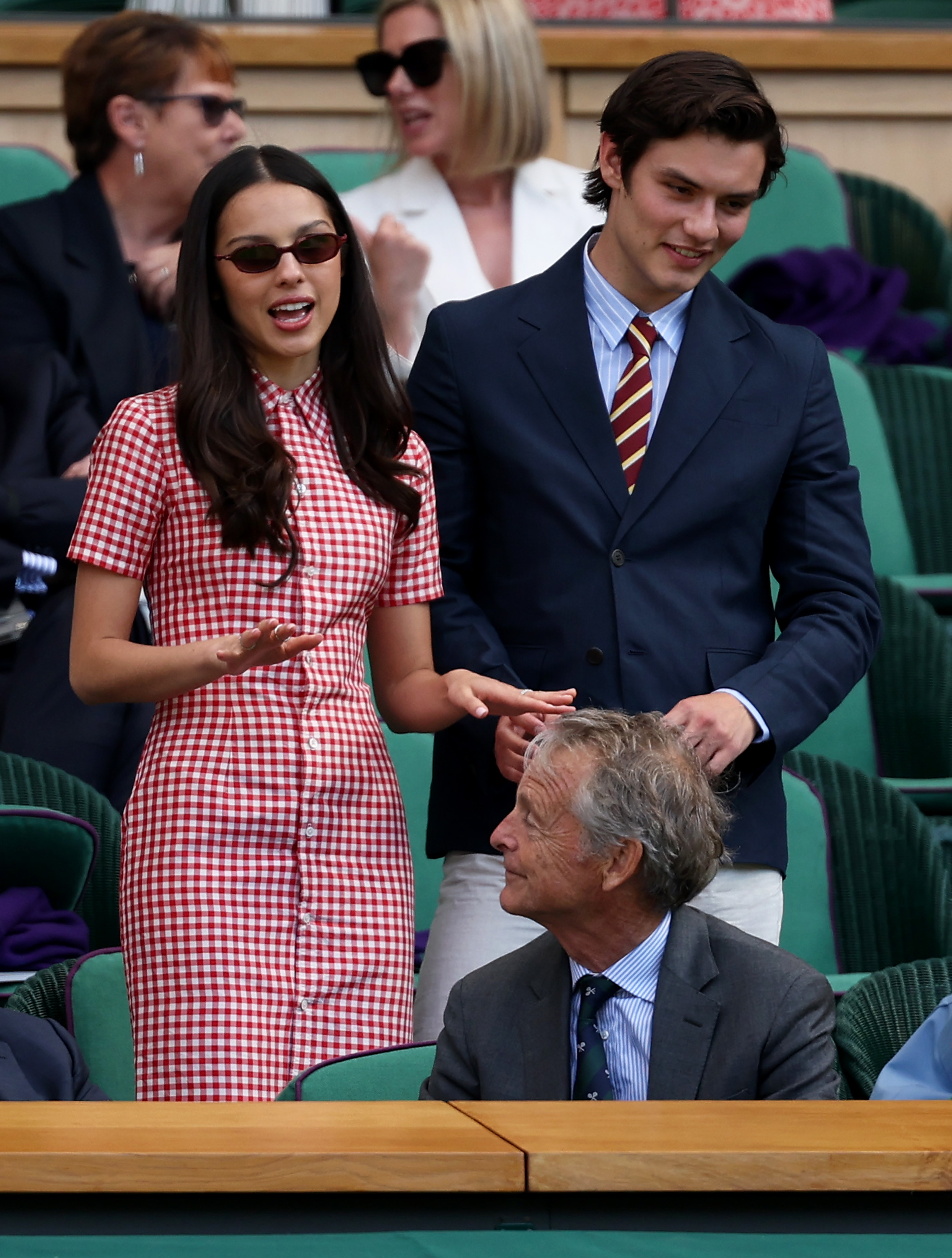 올리비아 로드리고와 배우 루이스 패트리지의 윔블던 데이트