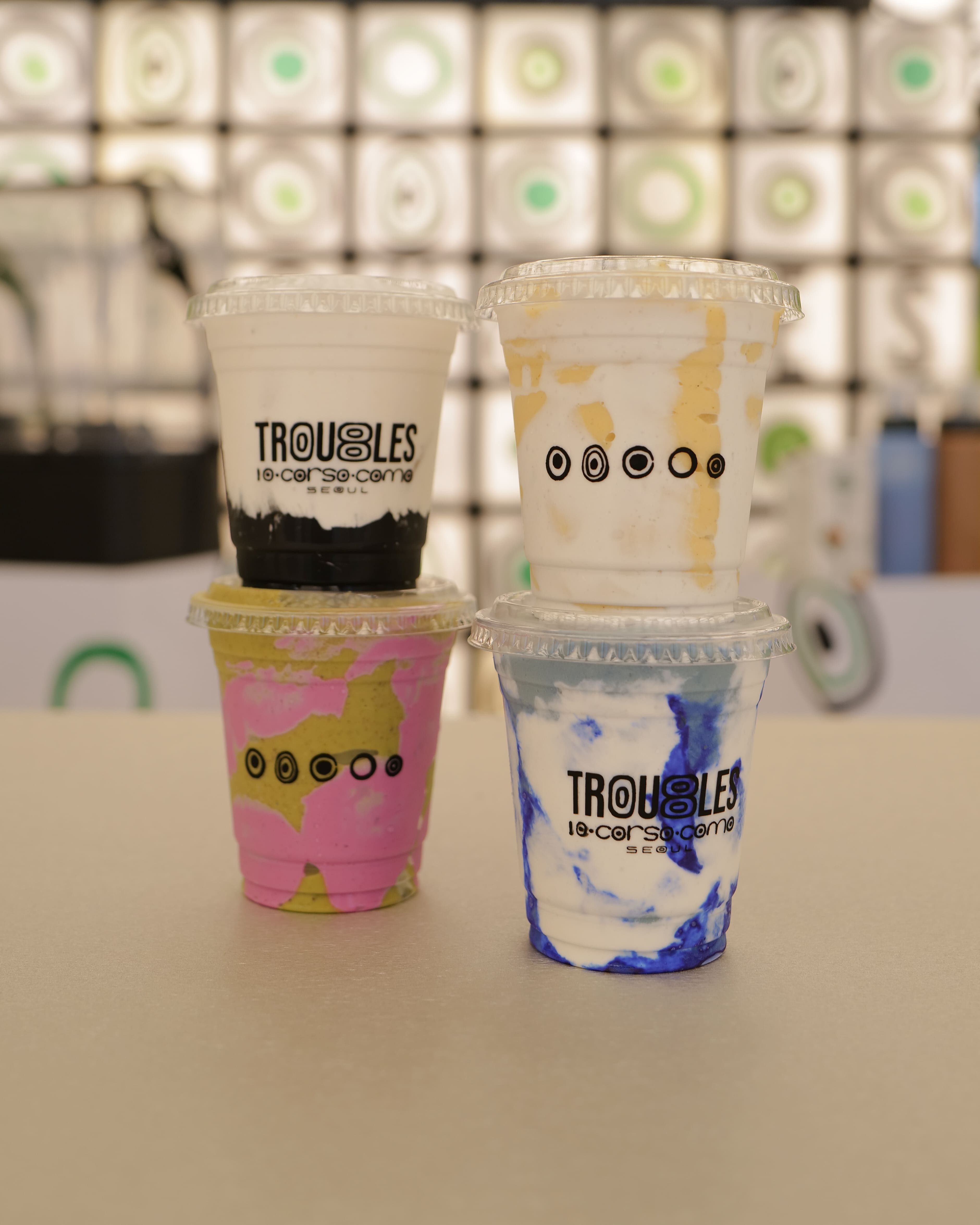 10 꼬르소 꼬모가 웰니스 브랜드 트러블스(TROU8LES)와 함께 서머 스무디 팝업을 오는 7월 27일까지 진행한다.