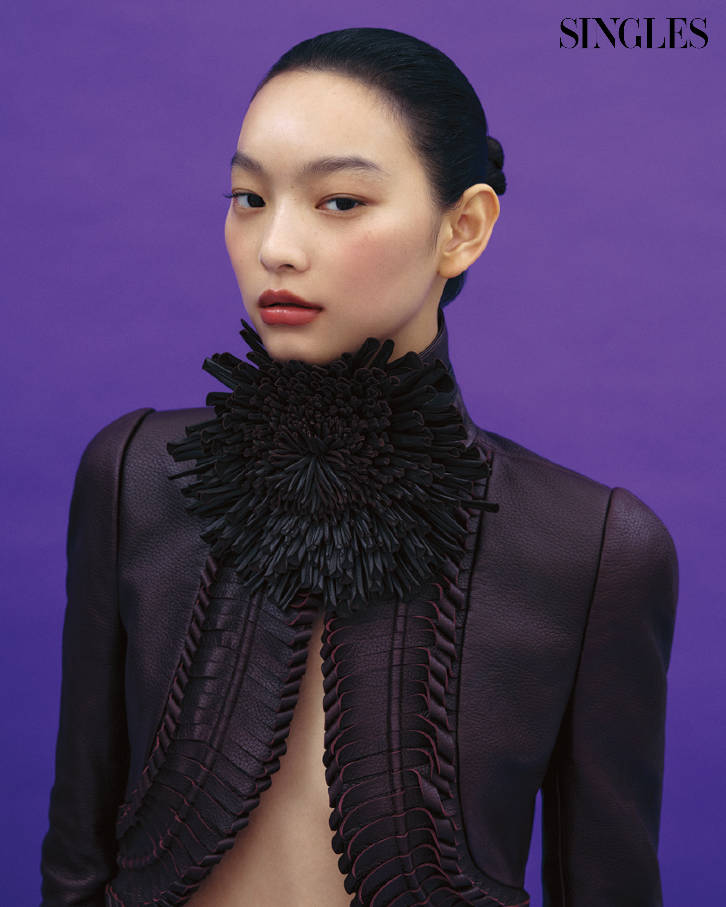 싱글즈 레더 화보, 2025 프리폴 컬렉션, 레더 자켓, 톰포드 하이힐, 로에베, 발렌티노, 디올, 루이비통 