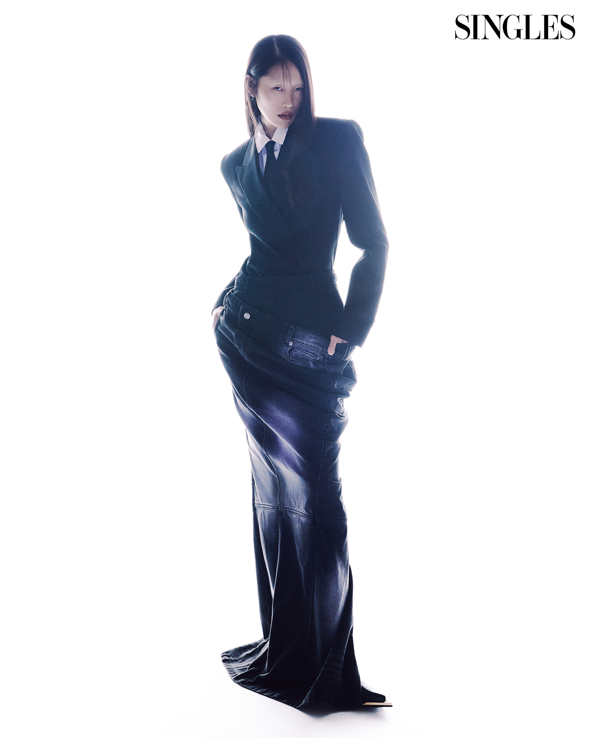 서울의 디자이너 브랜드와 함께한 싱글즈 화보, 준지스커트 , 준지 재킷