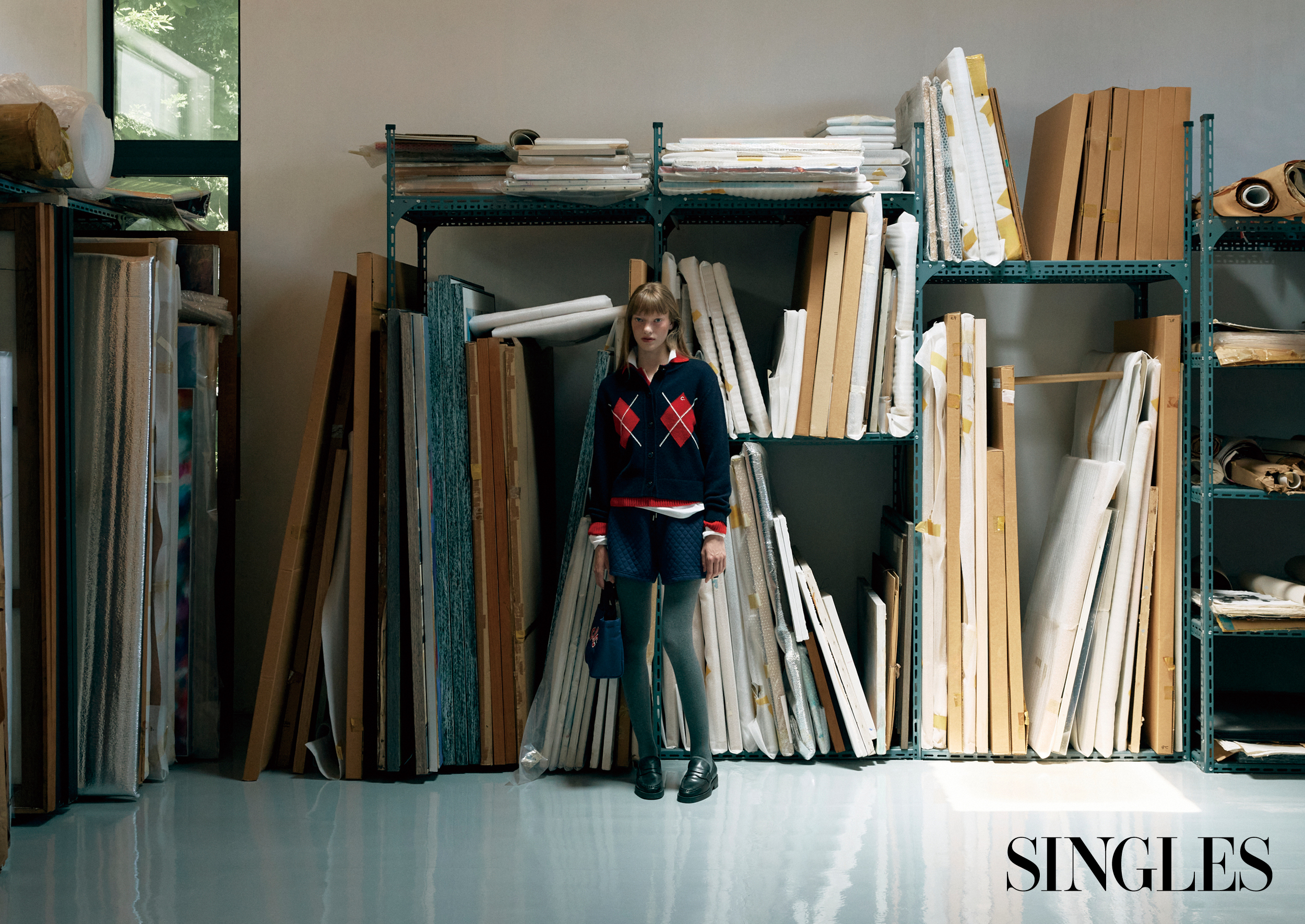 미술작업실을 닮은 공간에서 펼치는 클로브의 FW 시즌 캠페인